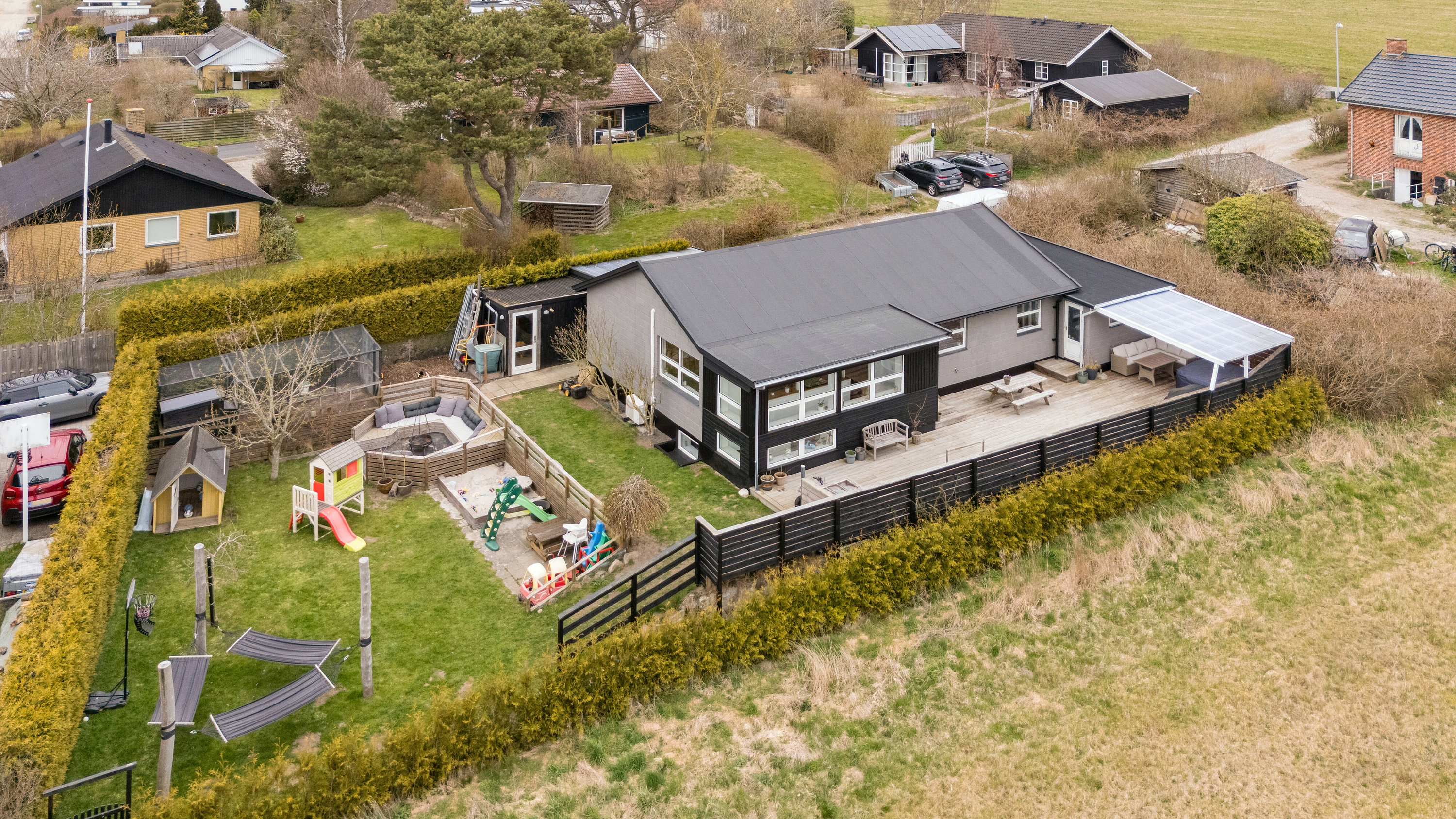 Fremhævet luftfoto billede i fuldskærmstilstand. Billede af Sandagerhusvej 178, 3100 Hornbæk
