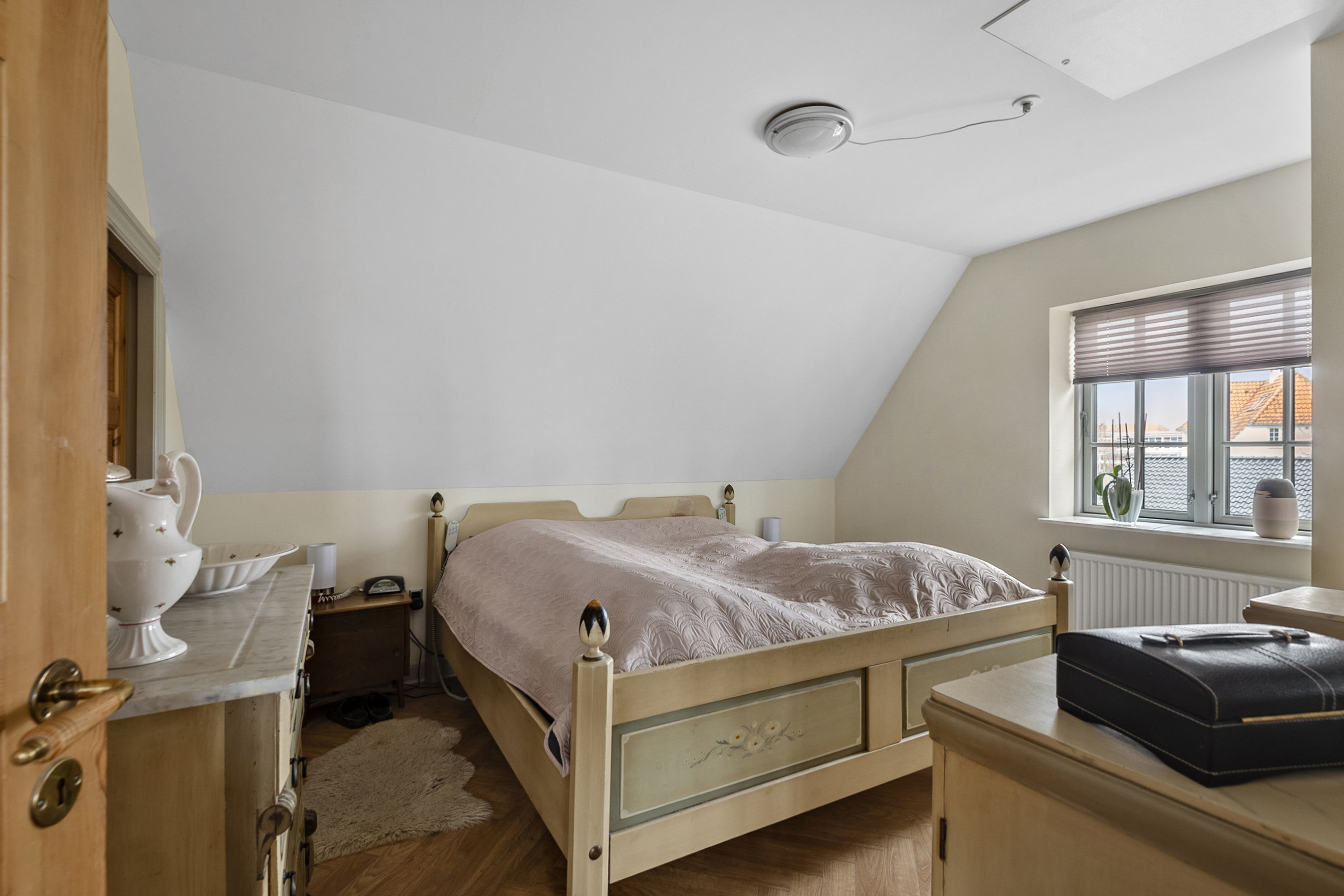 Fremhævet soveværelse billede i fuldskærmstilstand. Billede af Gl Novrupvej 11, 6705 Esbjerg Ø