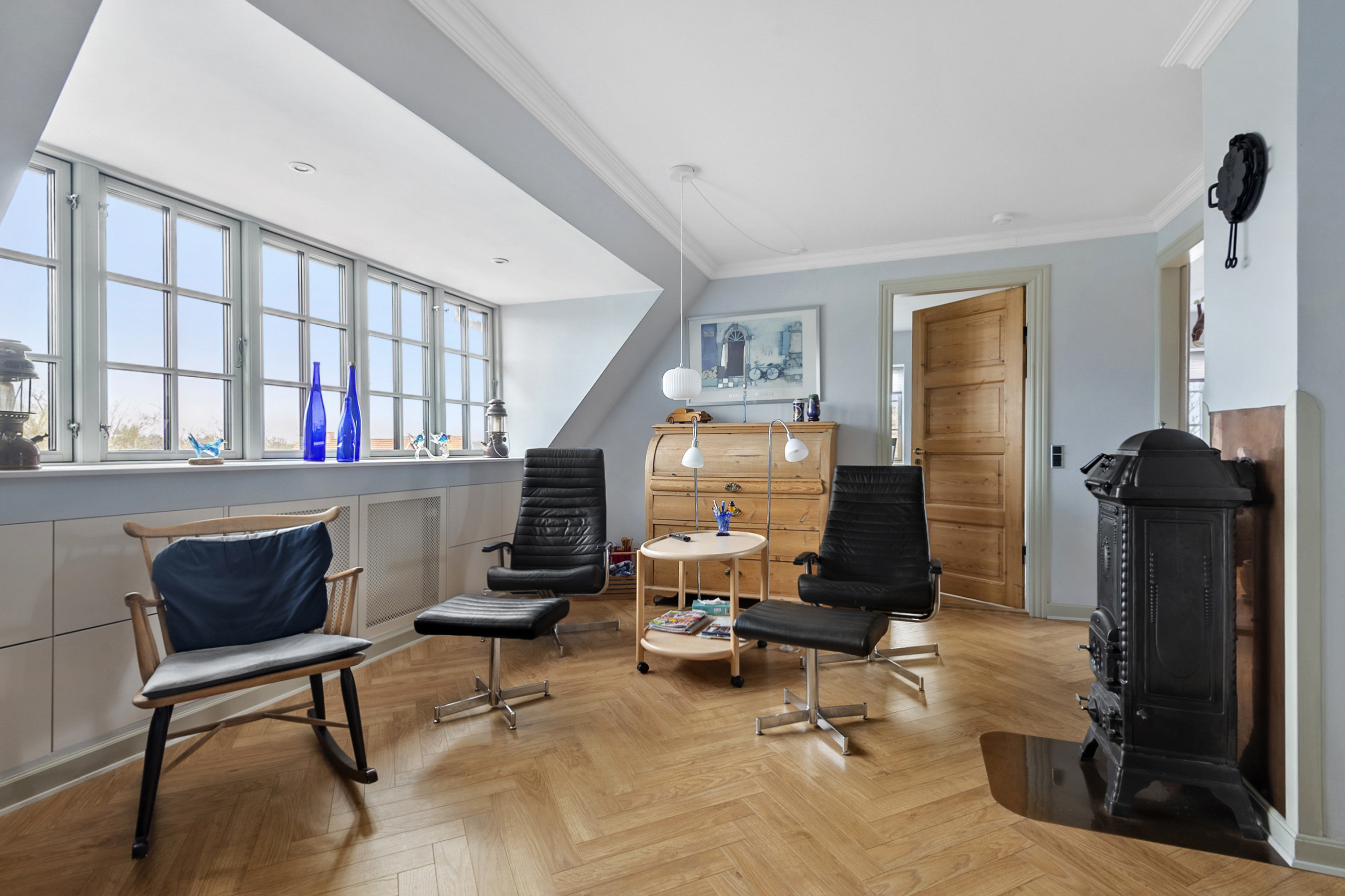 Fremhævet stue billede i fuldskærmstilstand. Billede af Gl Novrupvej 11, 6705 Esbjerg Ø