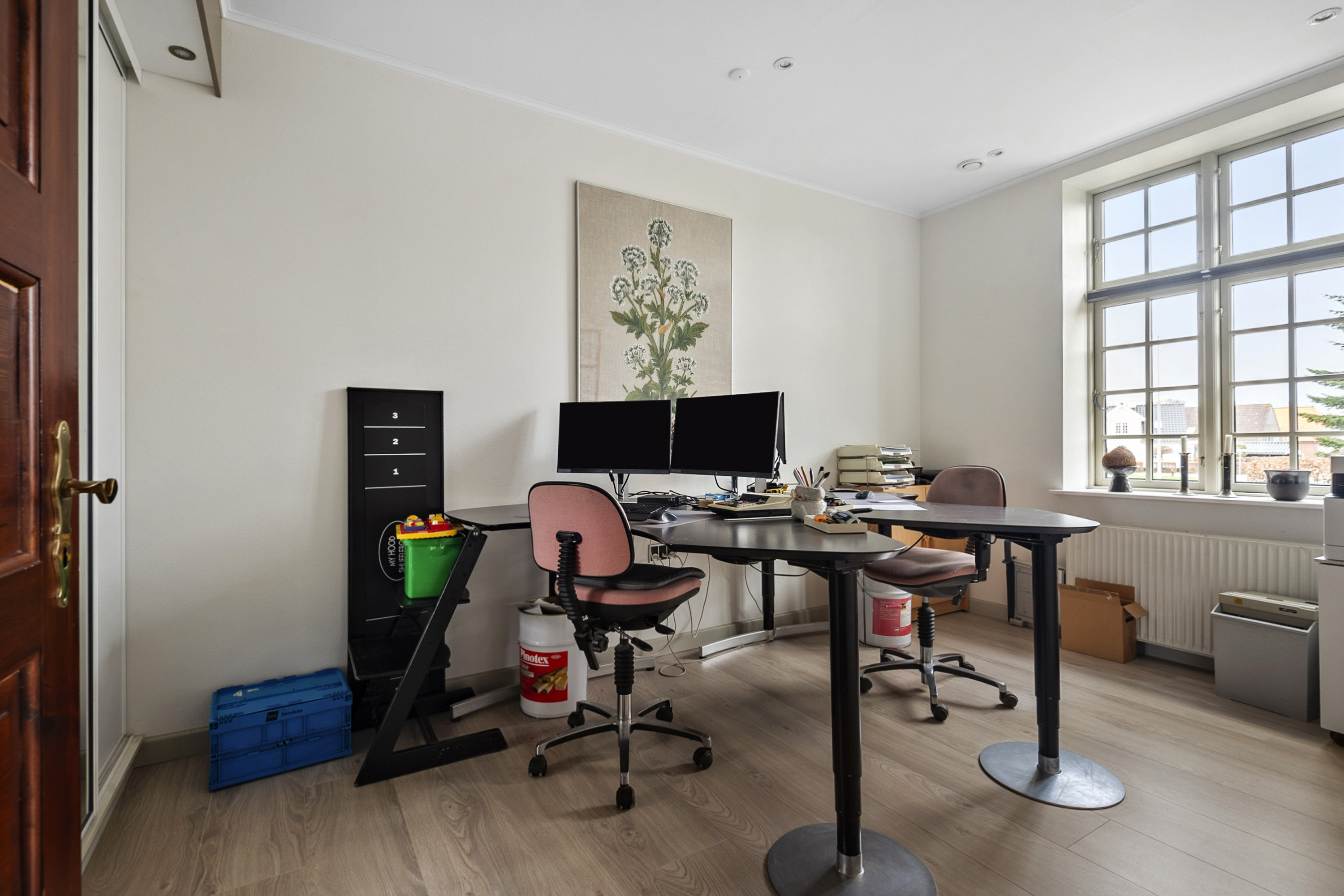 Fremhævet kontor billede i fuldskærmstilstand. Billede af Gl Novrupvej 11, 6705 Esbjerg Ø