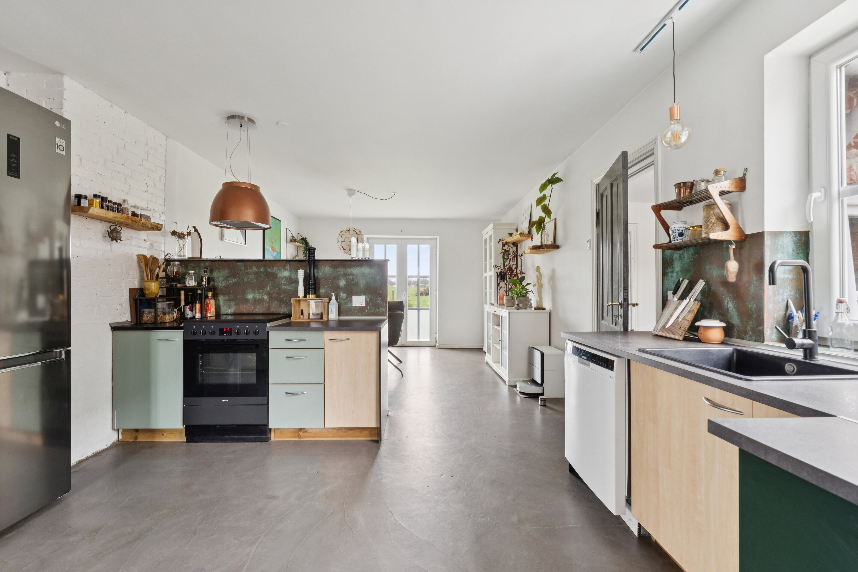 Fremhævet køkken billede i fuldskærmstilstand. Billede af Frørupvej 41, 5871 Frørup