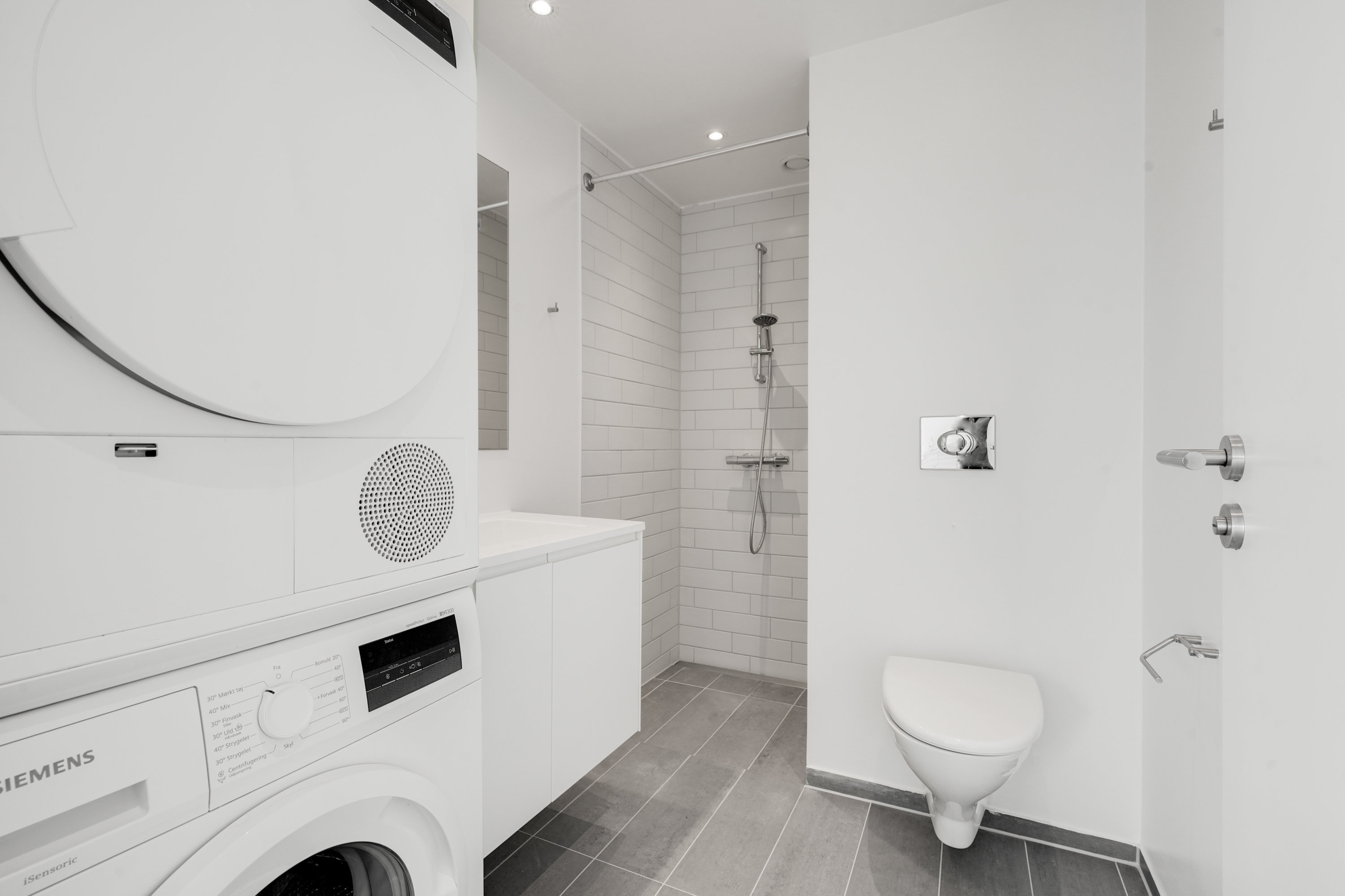 Fremhævet badeværelse billede i fuldskærmstilstand. Billede af Richard Mortensens Vej 18B, 4. th., 2300 København S