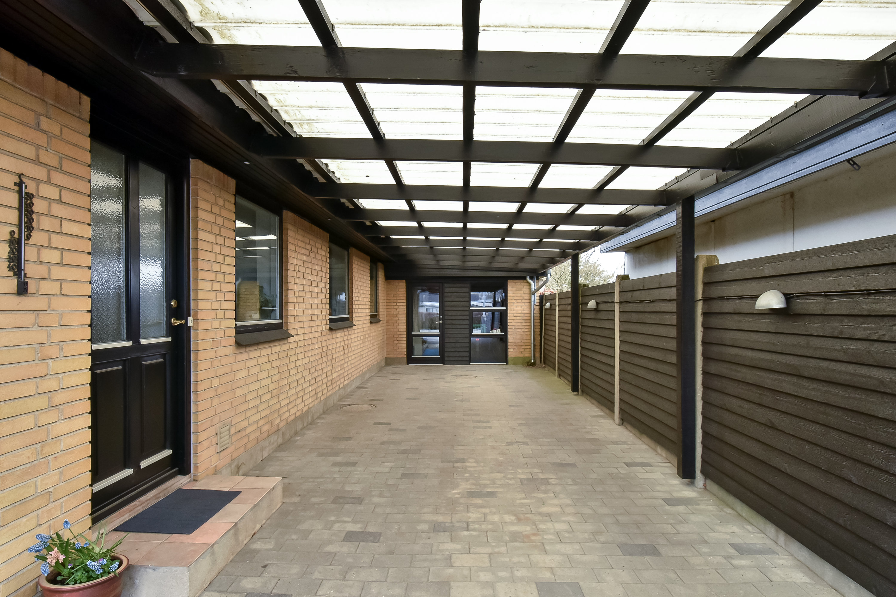 Fremhævet carport billede i fuldskærmstilstand. Billede af Gl. Ørskovvej 1, Snejbjerg, 7400 Herning