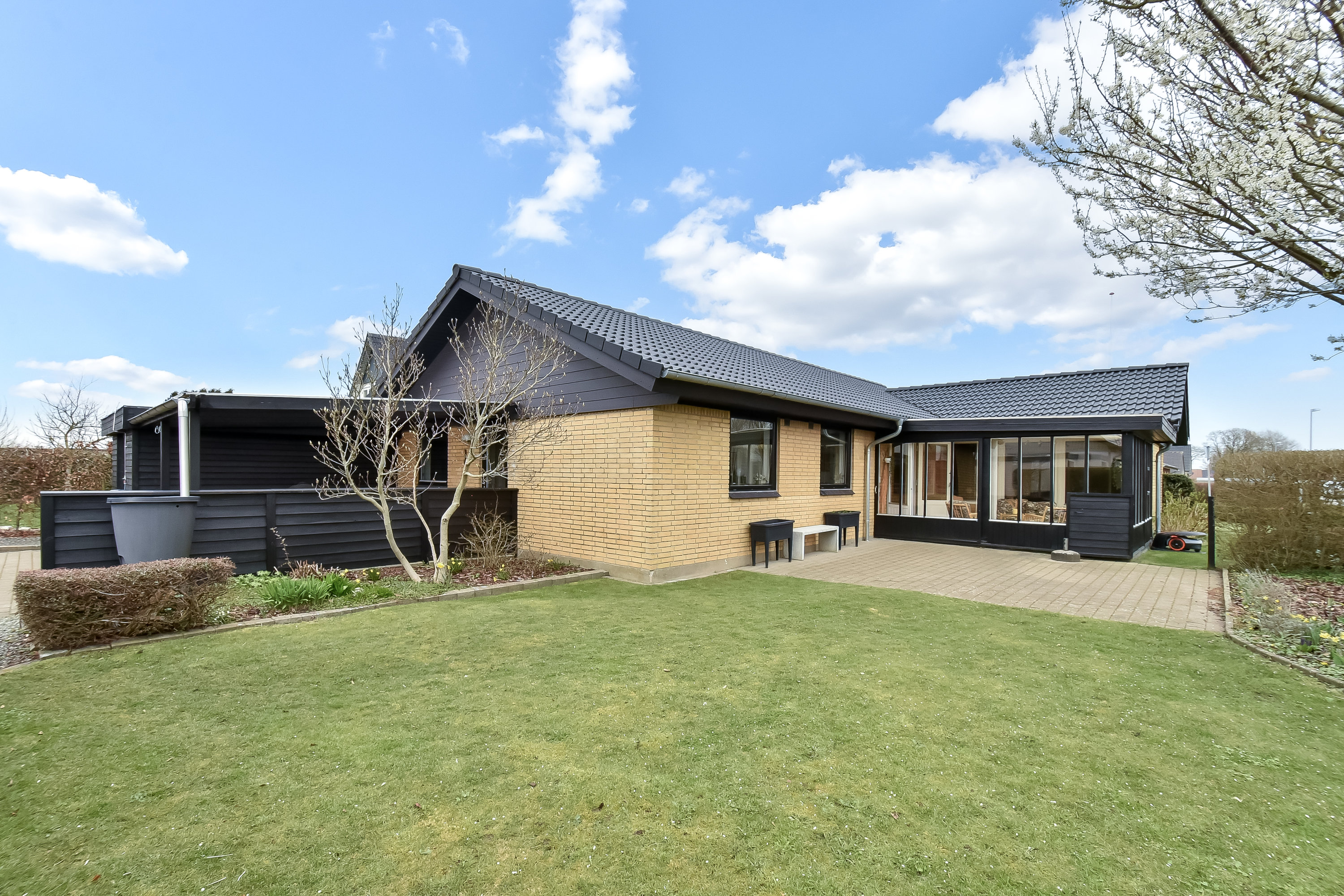 Fremhævet ejendommen billede i fuldskærmstilstand. Billede af Gl. Ørskovvej 1, Snejbjerg, 7400 Herning