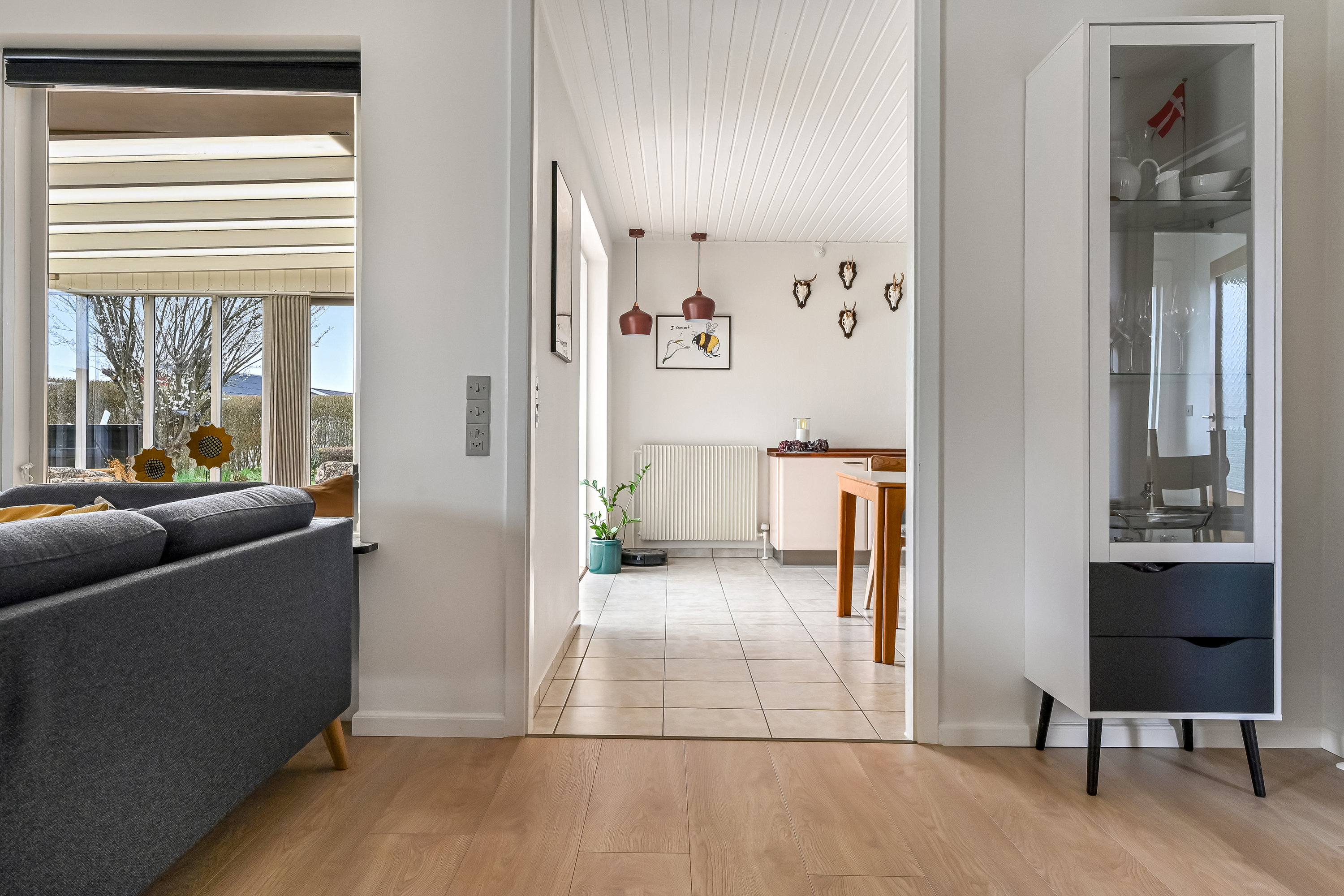 Fremhævet stue billede i fuldskærmstilstand. Billede af Gl. Ørskovvej 1, Snejbjerg, 7400 Herning