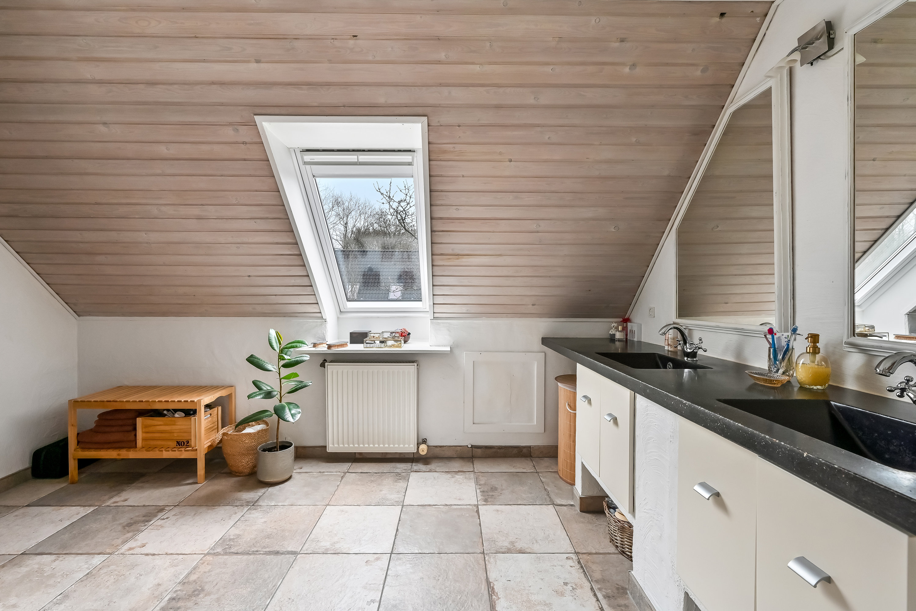 Fremhævet badeværelse billede i fuldskærmstilstand. Billede af Klokkebakken 1, Gjellerup, 7400 Herning