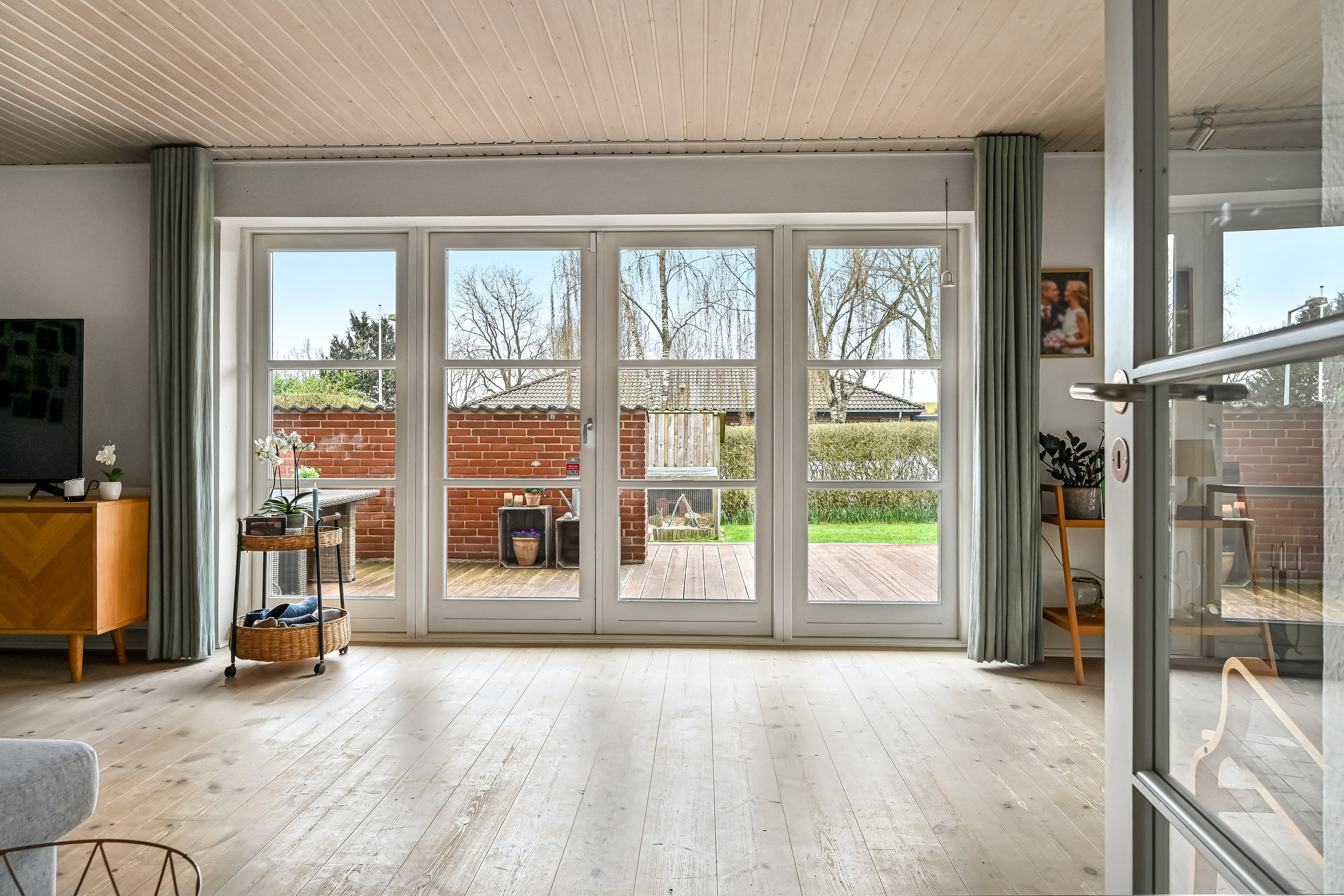 Fremhævet stue billede i fuldskærmstilstand. Billede af Klokkebakken 1, Gjellerup, 7400 Herning