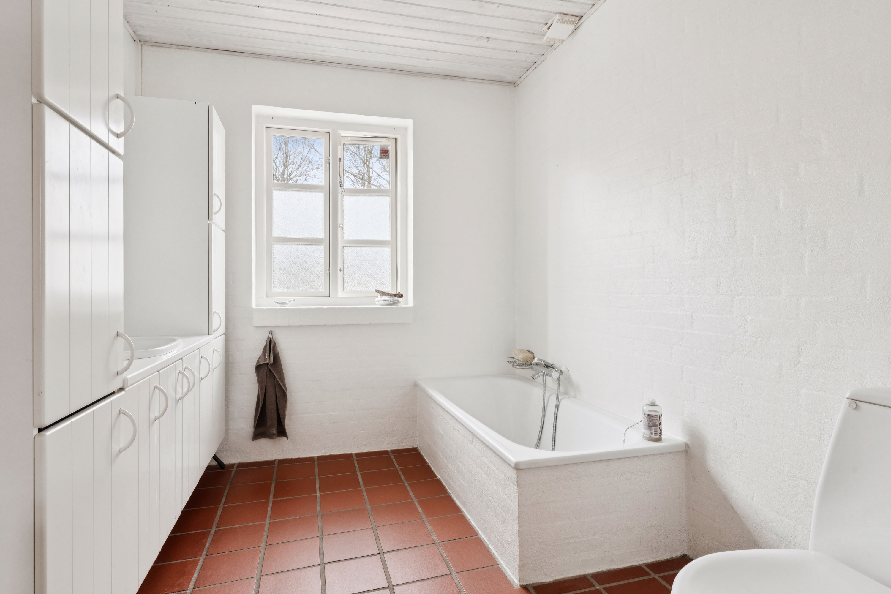 Fremhævet badeværelse billede i fuldskærmstilstand. Billede af Pumpestræde 10, 9230 Svenstrup J