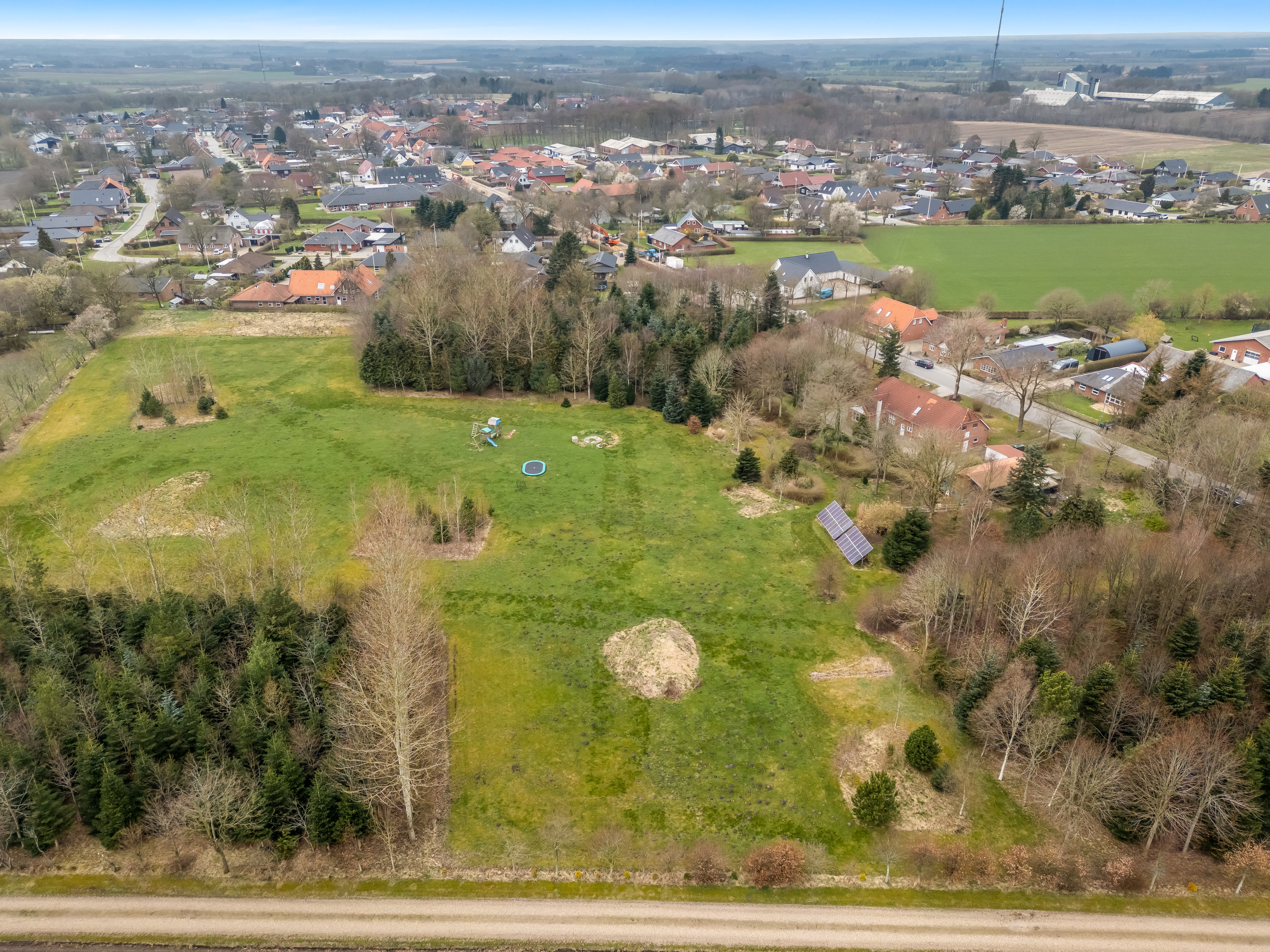 Fremhævet luftfoto billede i fuldskærmstilstand. Billede af Sønderskovvej 13, Nordenskov, 6800 Varde