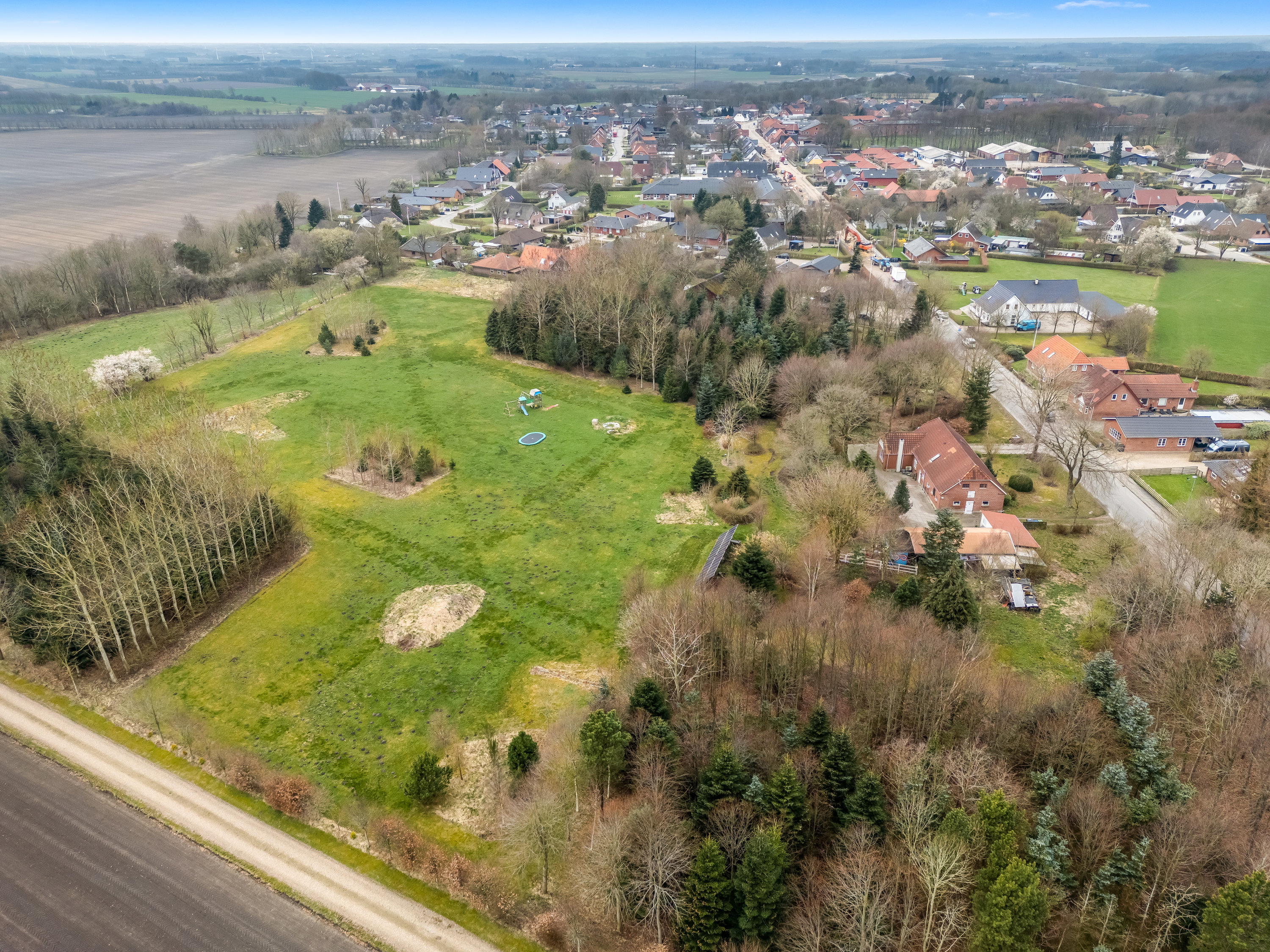 Fremhævet luftfoto billede i fuldskærmstilstand. Billede af Sønderskovvej 13, Nordenskov, 6800 Varde
