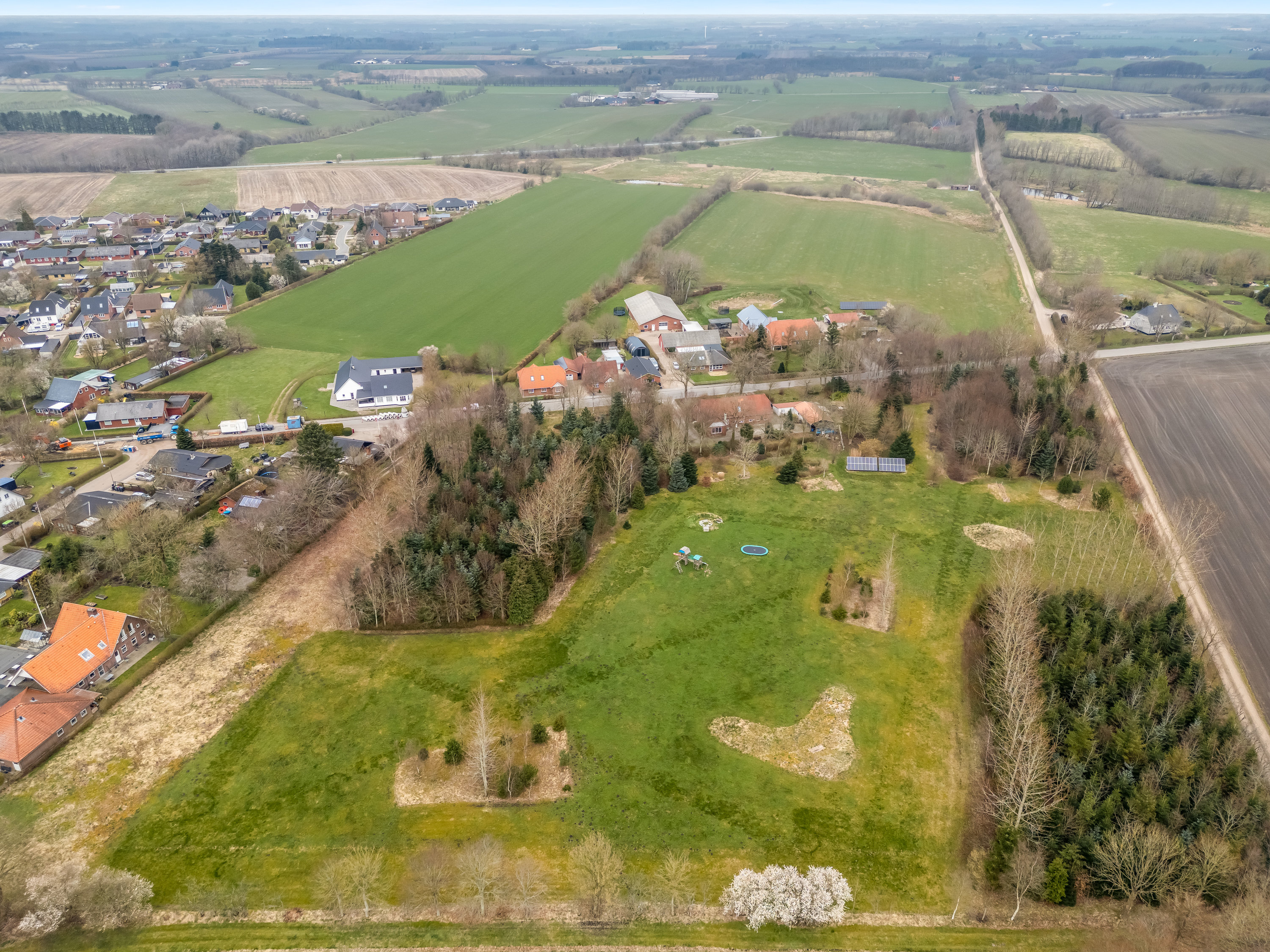 Fremhævet luftfoto billede i fuldskærmstilstand. Billede af Sønderskovvej 13, Nordenskov, 6800 Varde