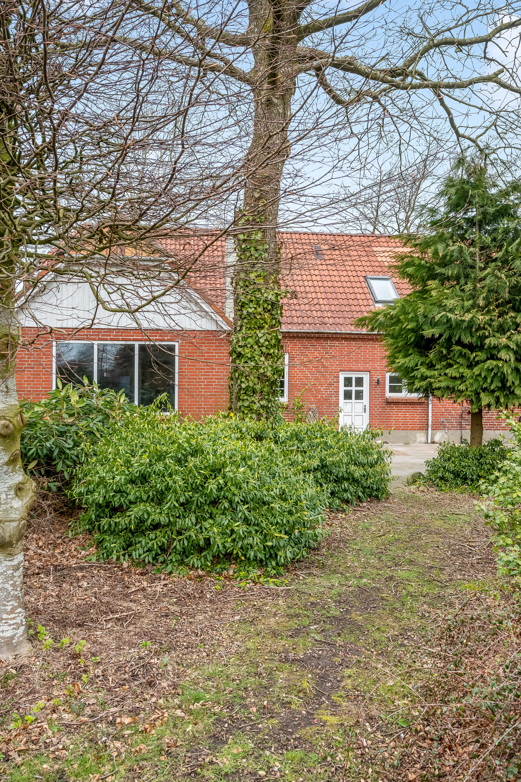 Fremhævet facade billede i fuldskærmstilstand. Billede af Sønderskovvej 13, Nordenskov, 6800 Varde