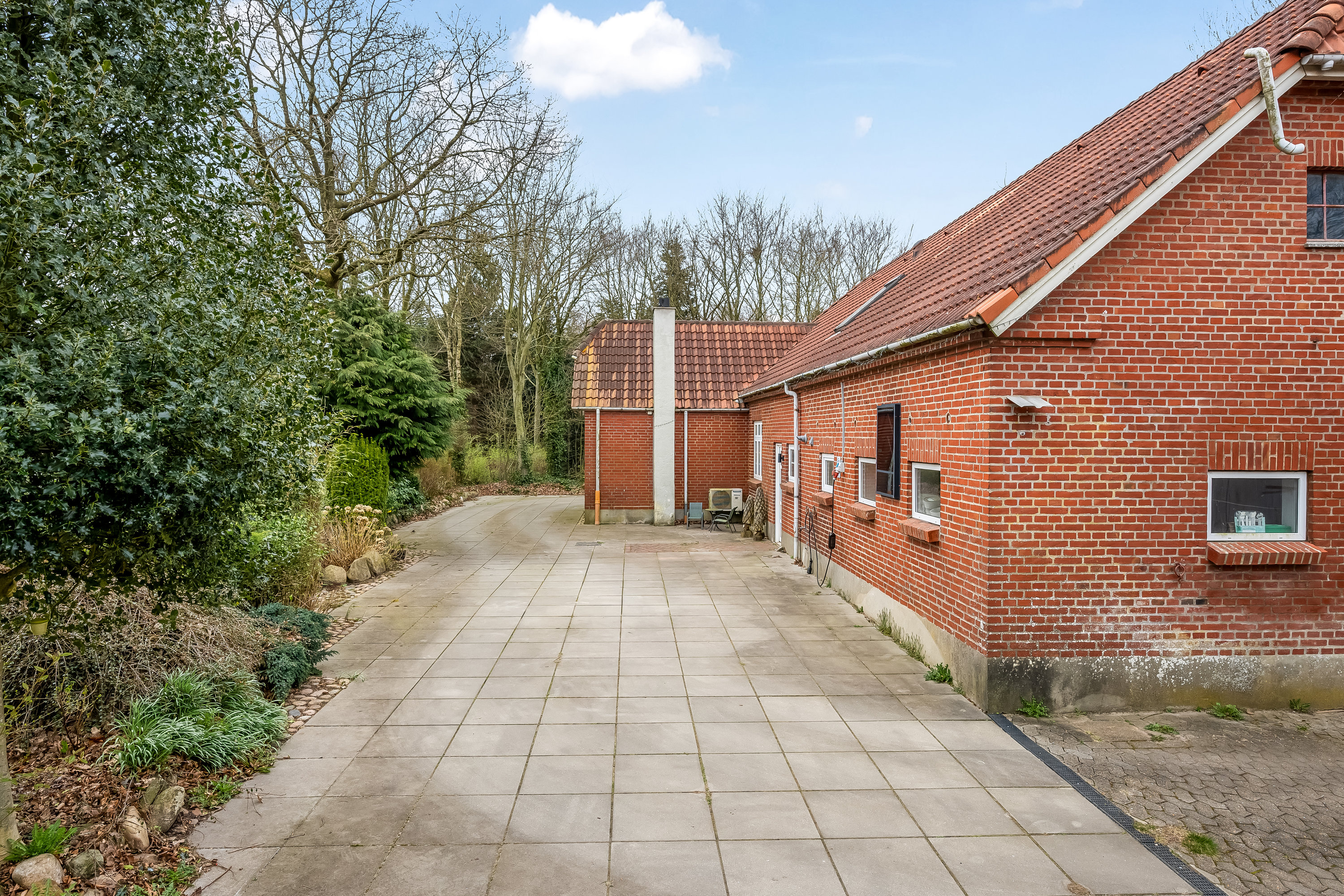 Fremhævet facade billede i fuldskærmstilstand. Billede af Sønderskovvej 13, Nordenskov, 6800 Varde