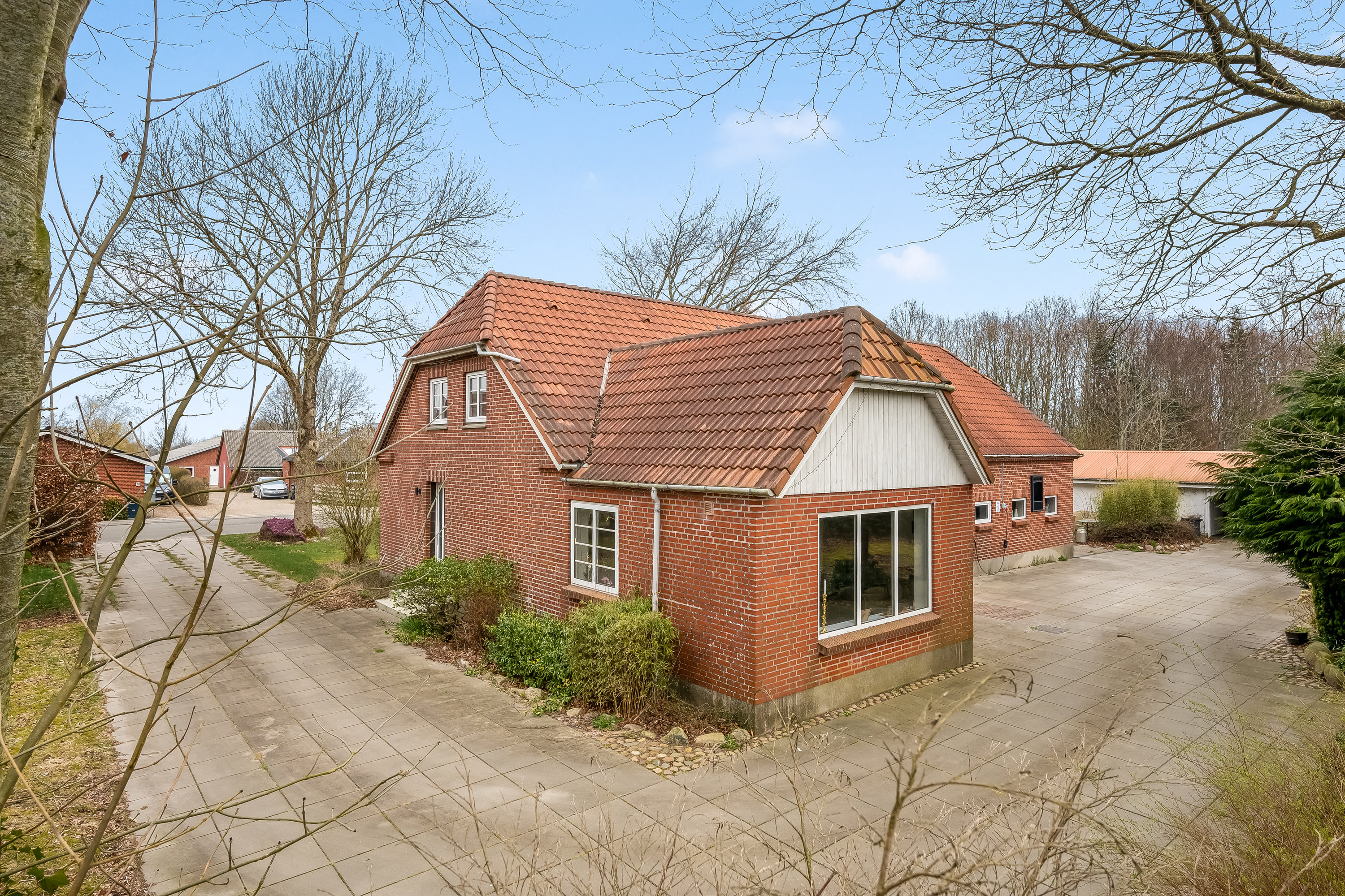 Fremhævet facade billede i fuldskærmstilstand. Billede af Sønderskovvej 13, Nordenskov, 6800 Varde