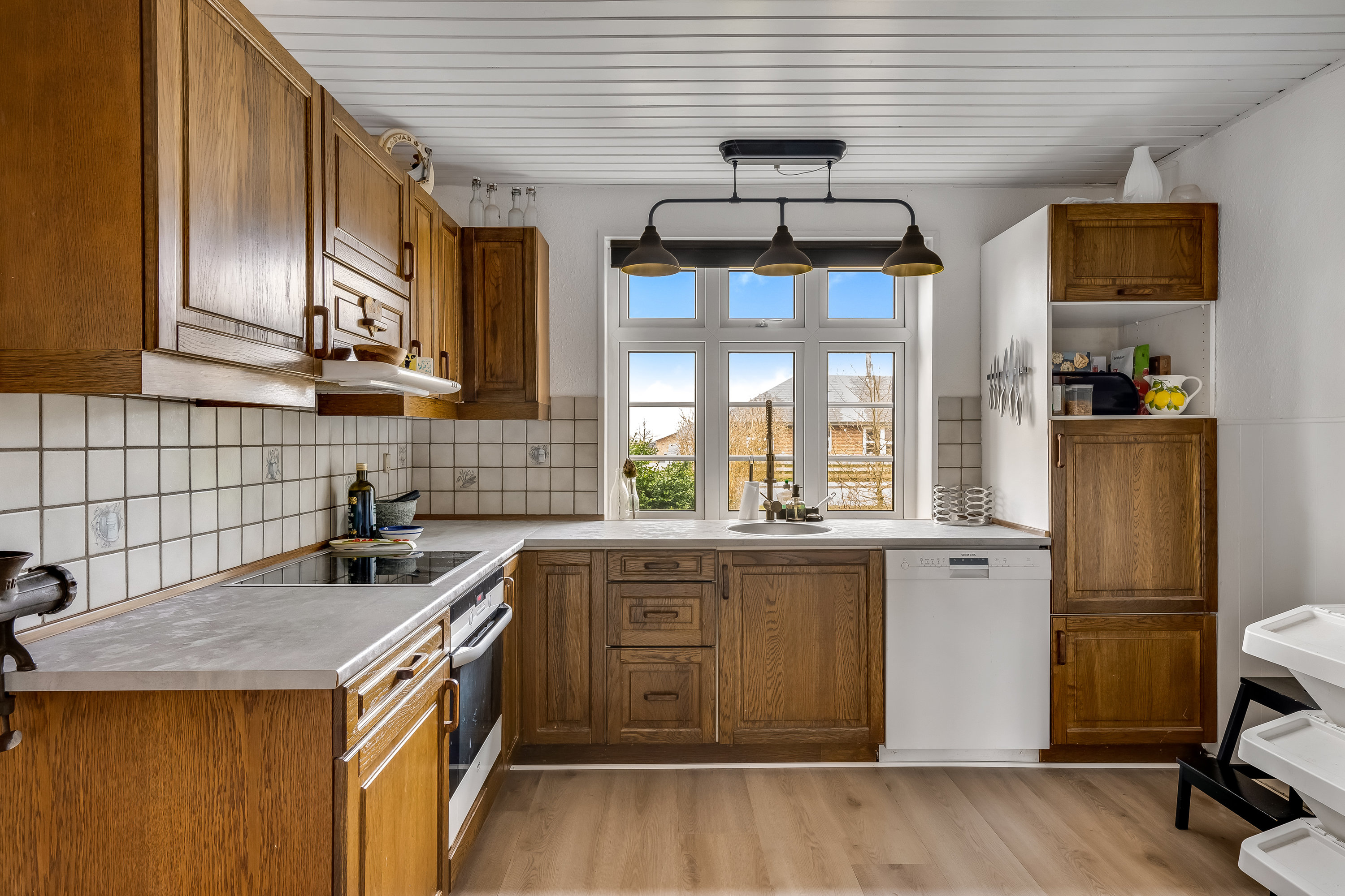 Fremhævet køkken billede i fuldskærmstilstand. Billede af Sønderskovvej 13, Nordenskov, 6800 Varde