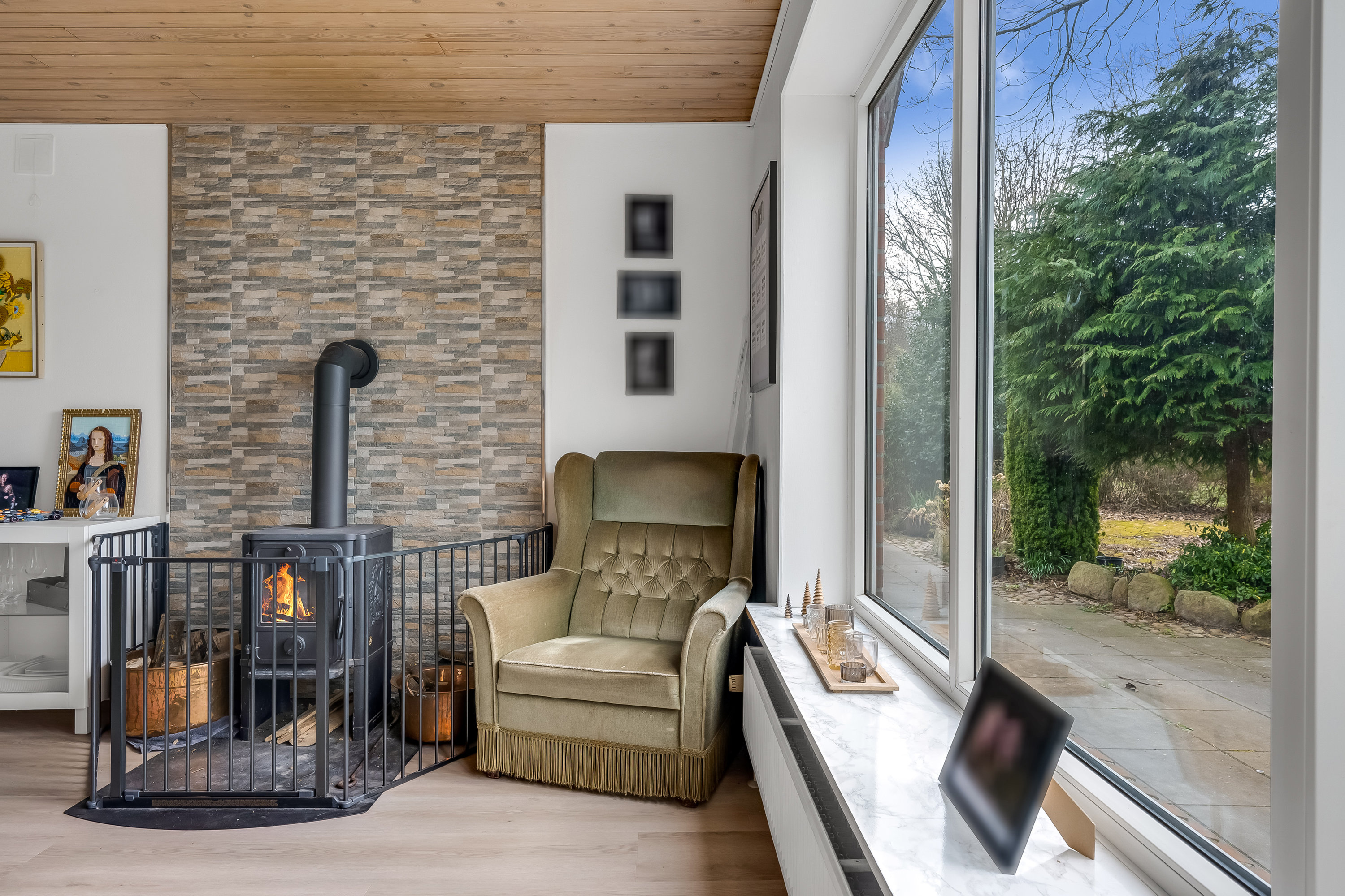 Fremhævet stue billede i fuldskærmstilstand. Billede af Sønderskovvej 13, Nordenskov, 6800 Varde