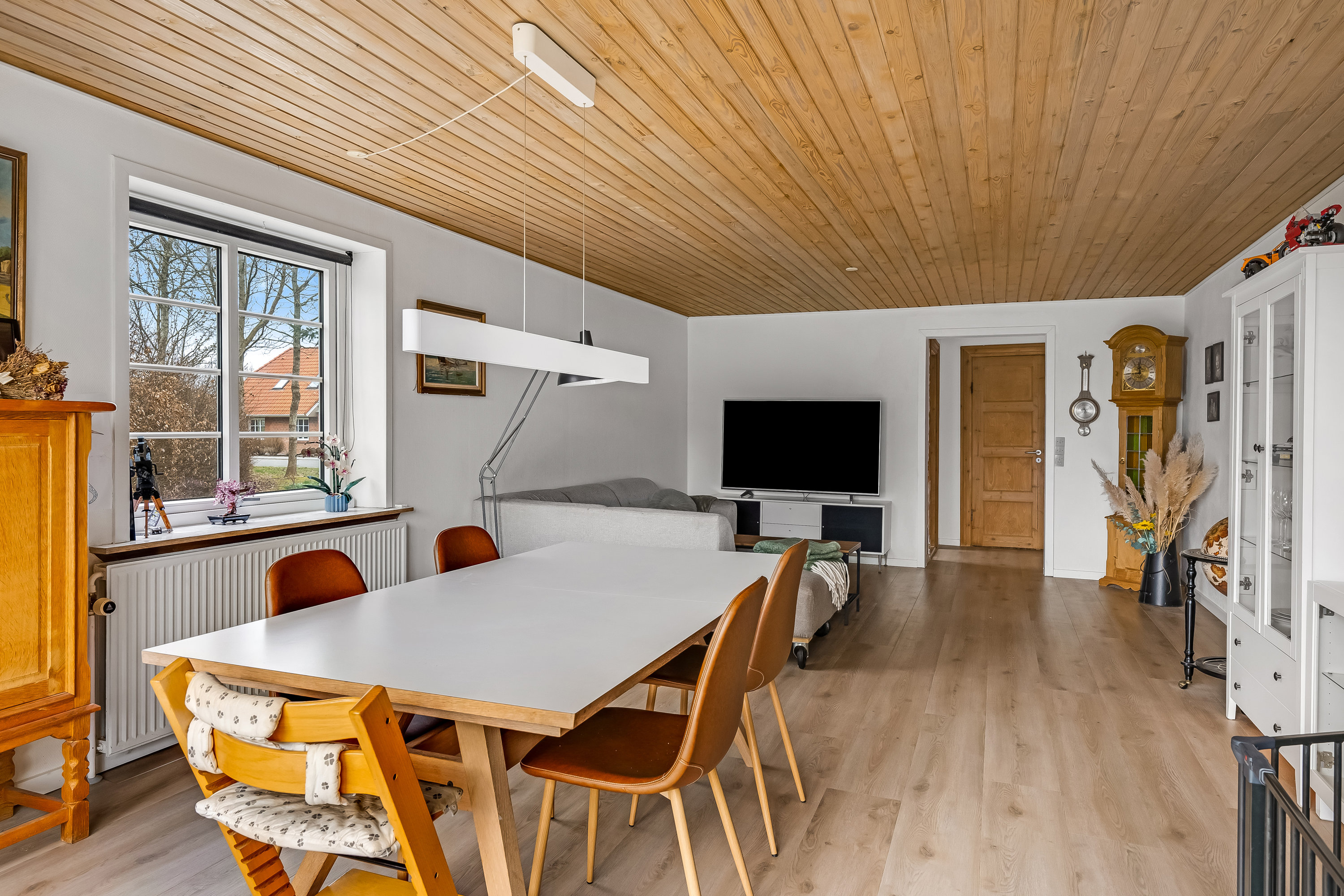 Fremhævet stue billede i fuldskærmstilstand. Billede af Sønderskovvej 13, Nordenskov, 6800 Varde