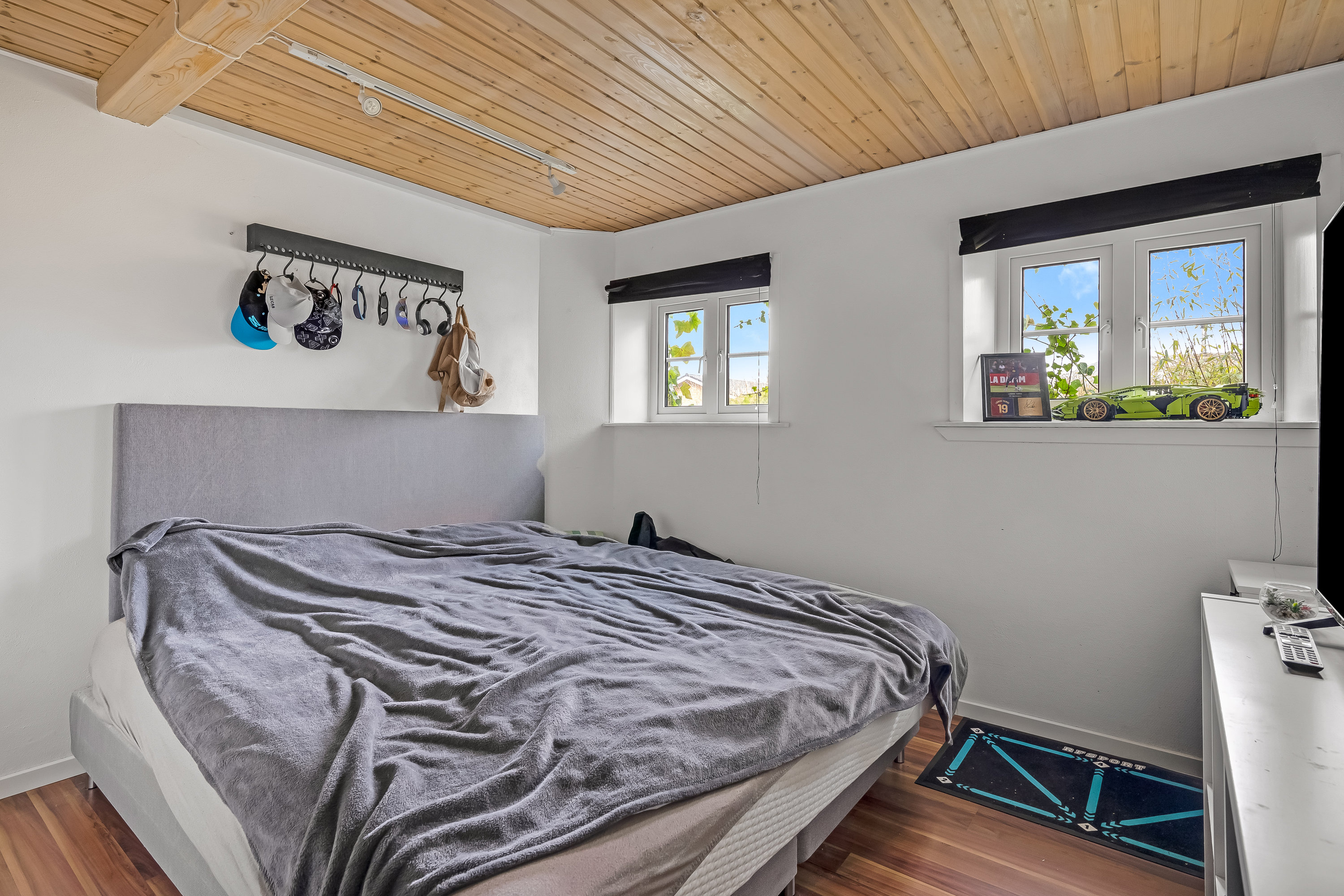 Fremhævet soveværelse billede i fuldskærmstilstand. Billede af Sønderskovvej 13, Nordenskov, 6800 Varde