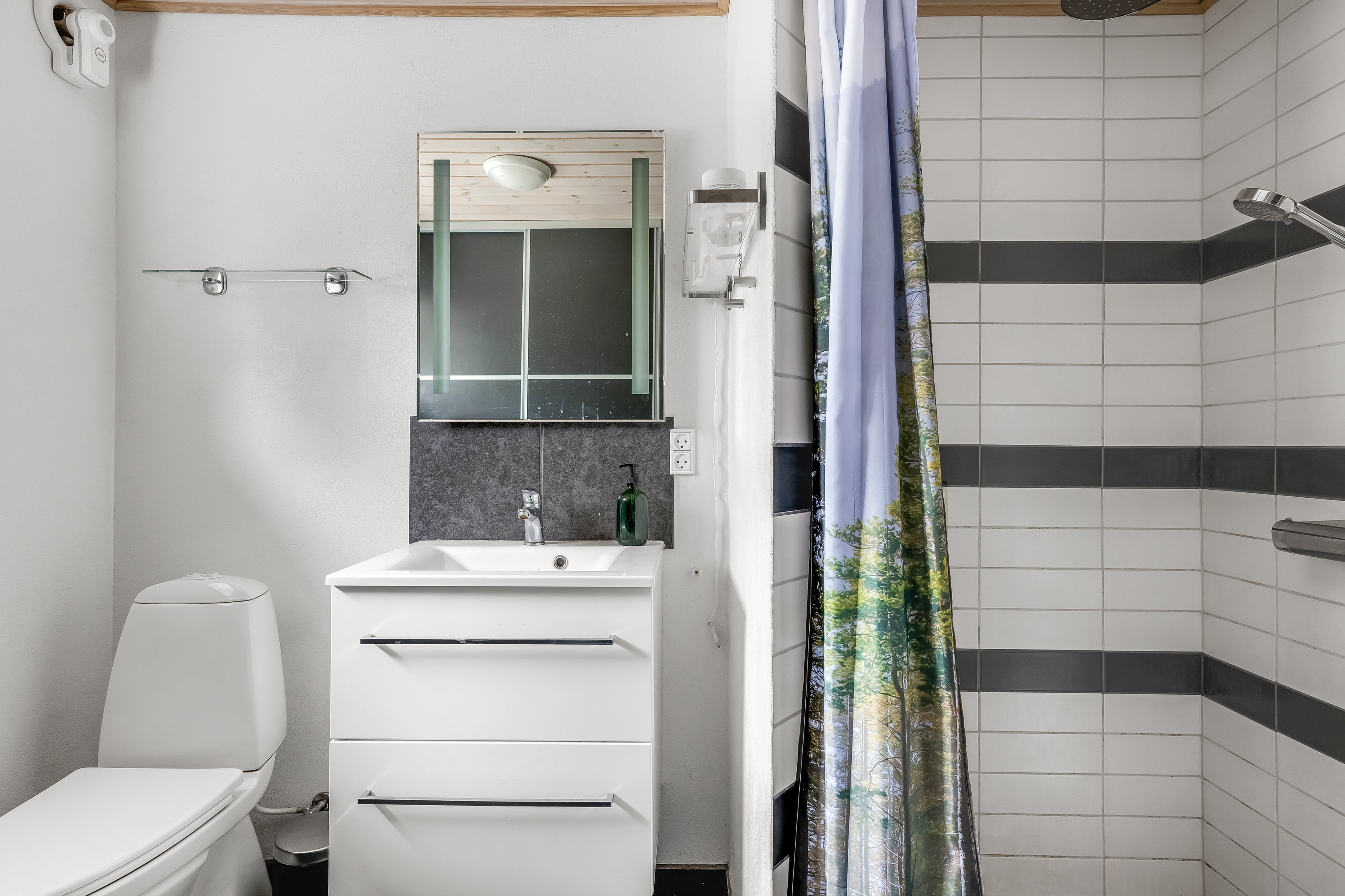 Fremhævet badeværelse billede i fuldskærmstilstand. Billede af Sønderskovvej 13, Nordenskov, 6800 Varde