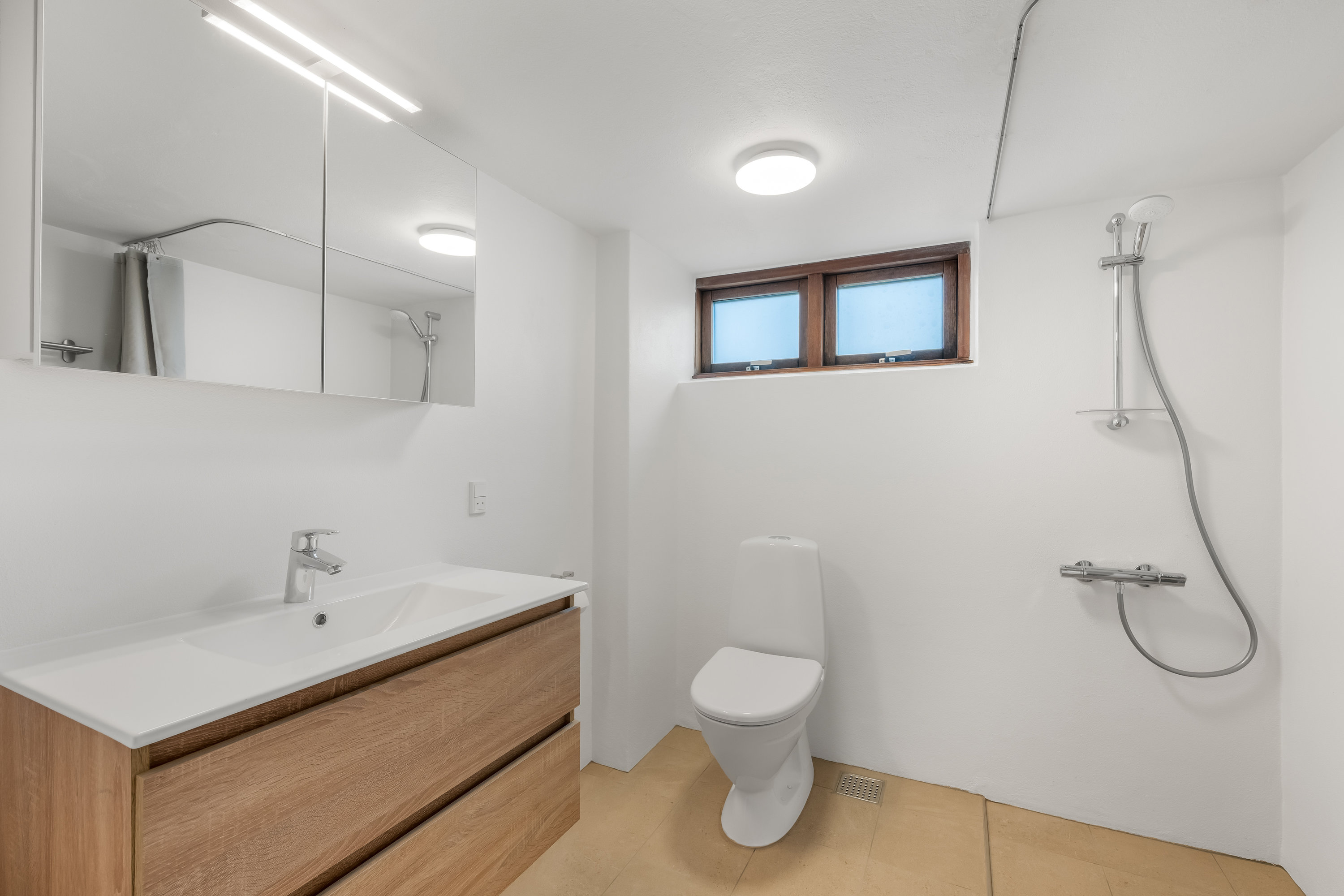 Fremhævet badeværelse billede i fuldskærmstilstand. Billede af Grønningen 8, 6900 Skjern