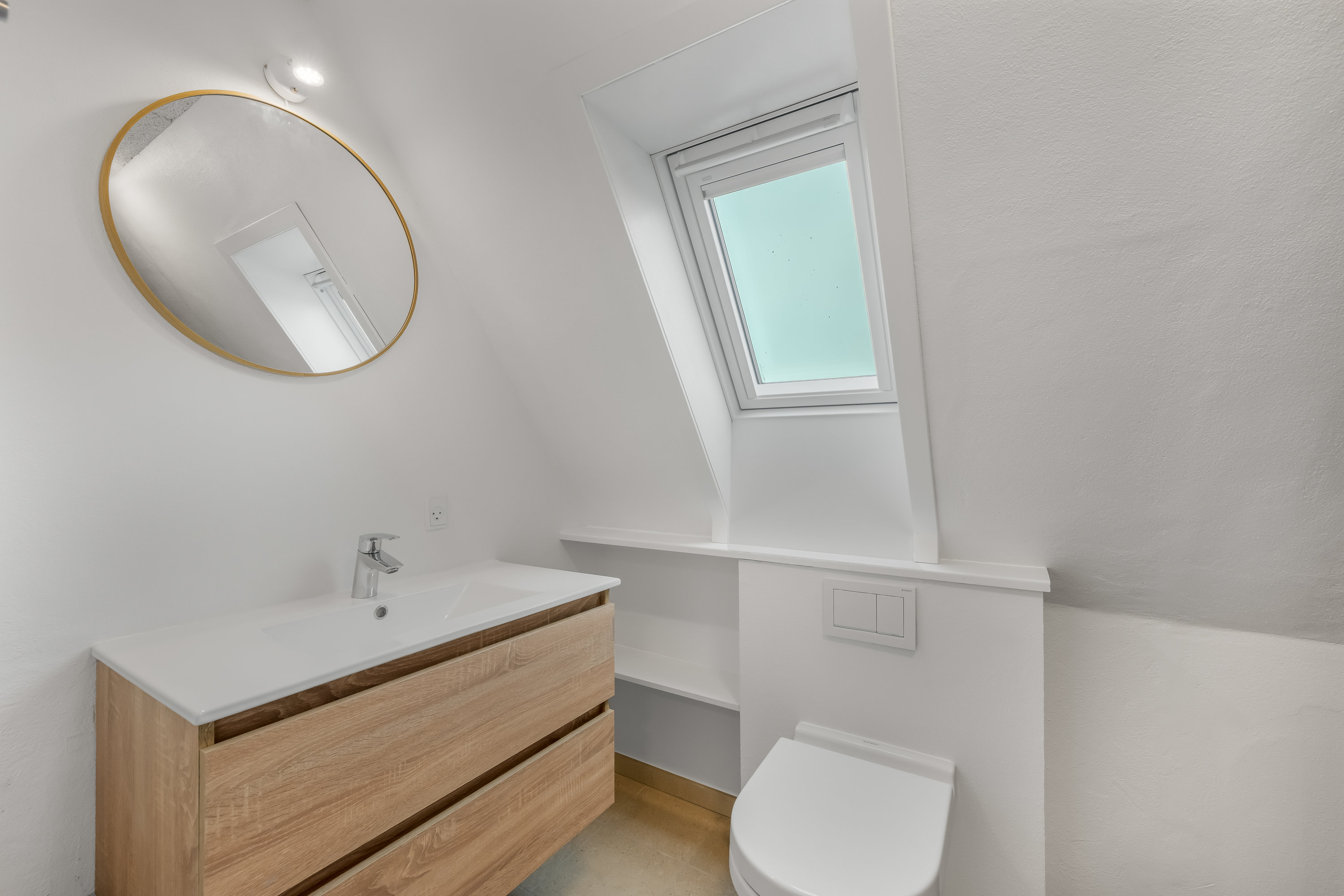 Fremhævet toilet billede i fuldskærmstilstand. Billede af Grønningen 8, 6900 Skjern