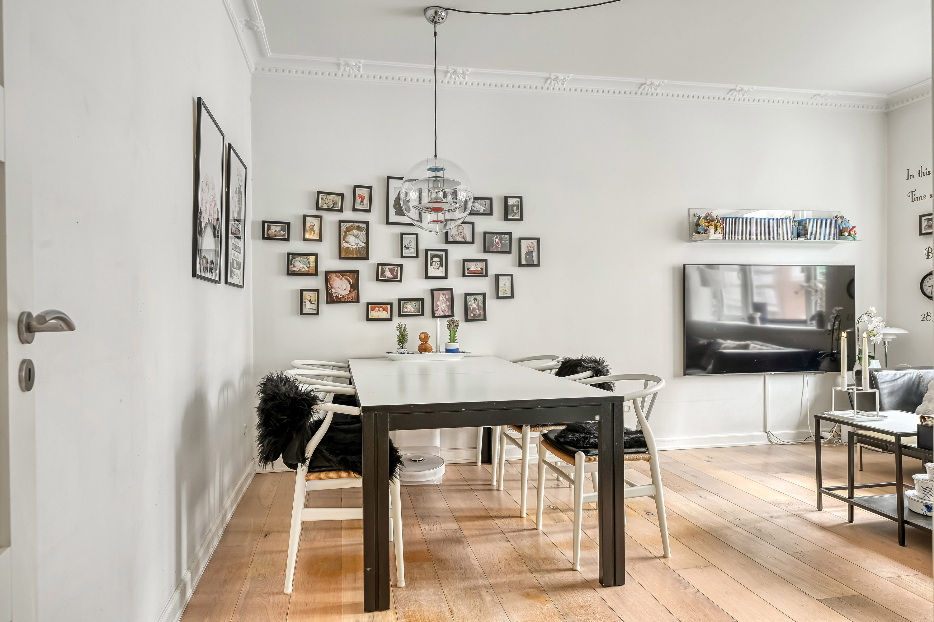 Fremhævet stue billede i fuldskærmstilstand. Billede af Nygårdsvej 133, st.. th., 6700 Esbjerg