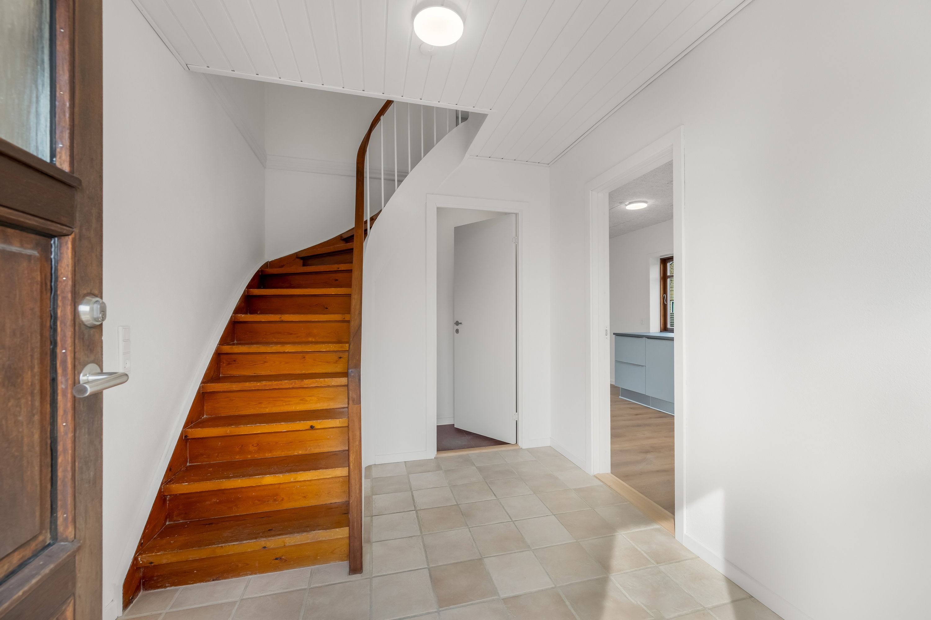 Fremhævet trappe billede i fuldskærmstilstand. Billede af Grønningen 8, 6900 Skjern