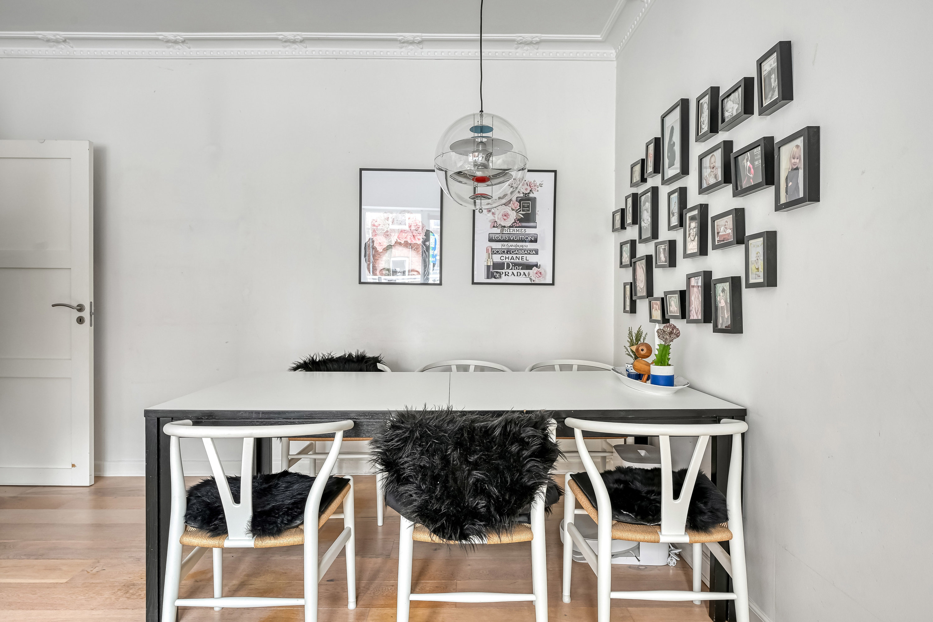 Fremhævet stue billede i fuldskærmstilstand. Billede af Nygårdsvej 133, st.. th., 6700 Esbjerg