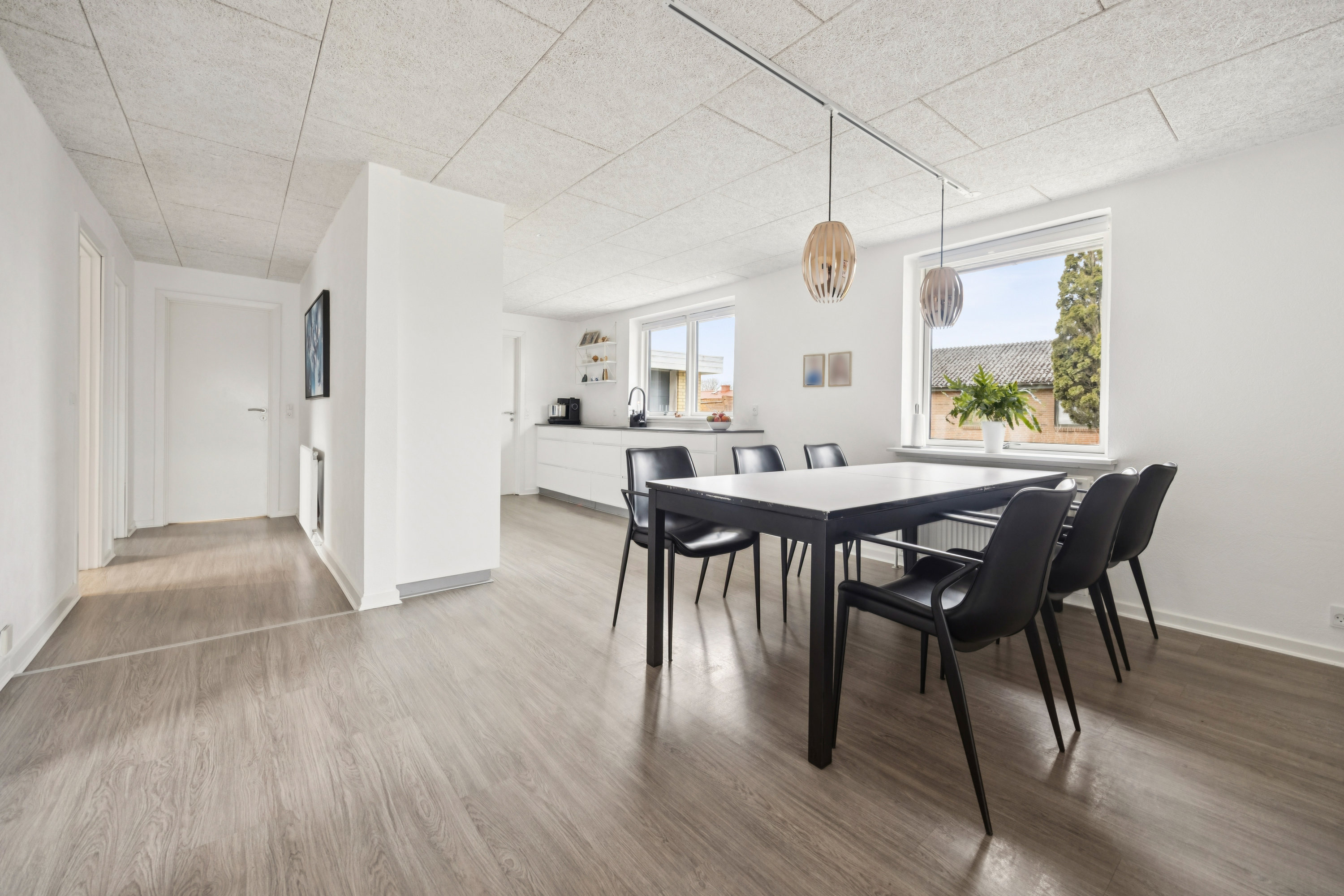 Fremhævet stue billede i fuldskærmstilstand. Billede af Poulsgade 11, 9320 Hjallerup