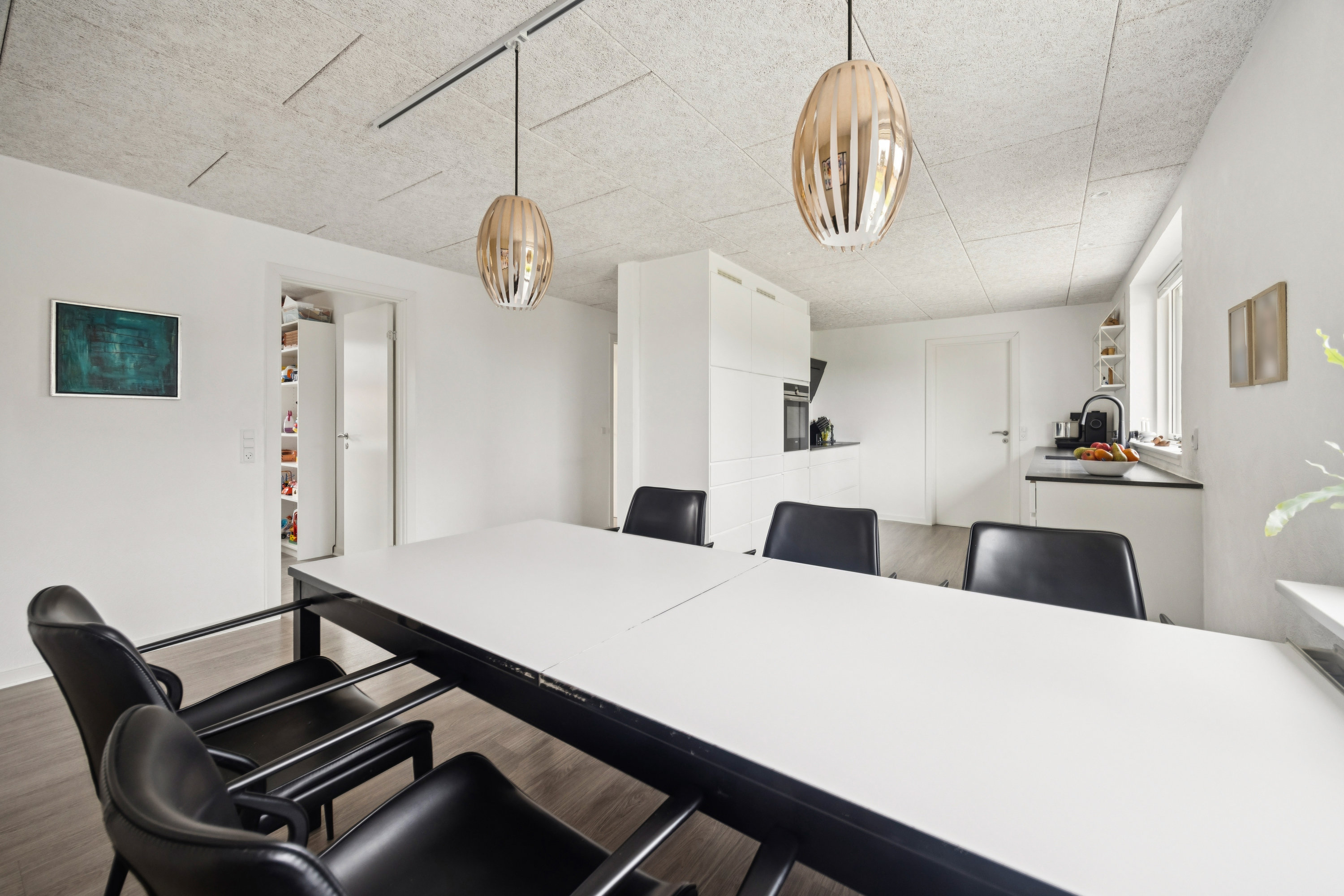 Fremhævet stue billede i fuldskærmstilstand. Billede af Poulsgade 11, 9320 Hjallerup