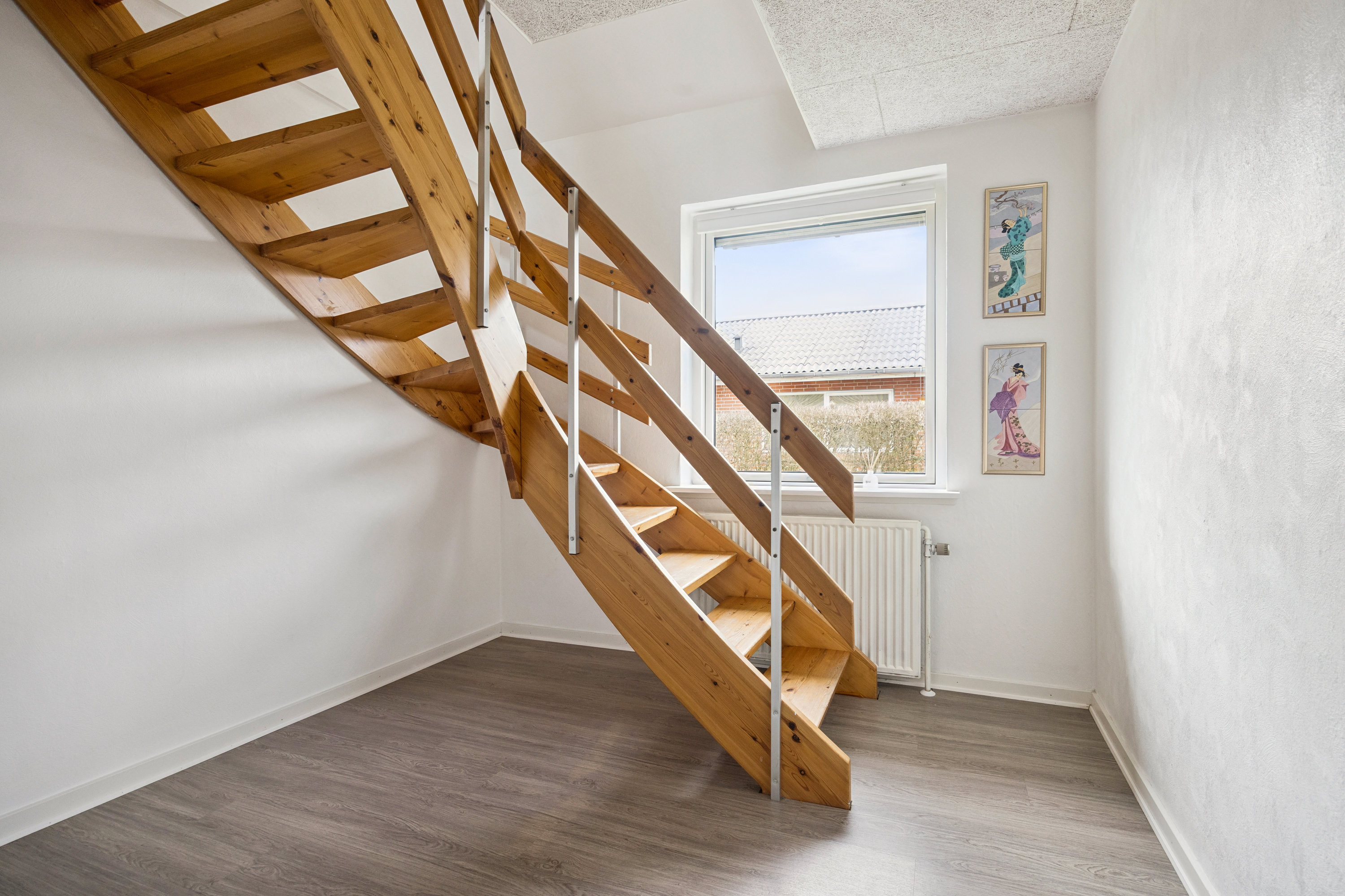 Fremhævet trappe billede i fuldskærmstilstand. Billede af Poulsgade 11, 9320 Hjallerup