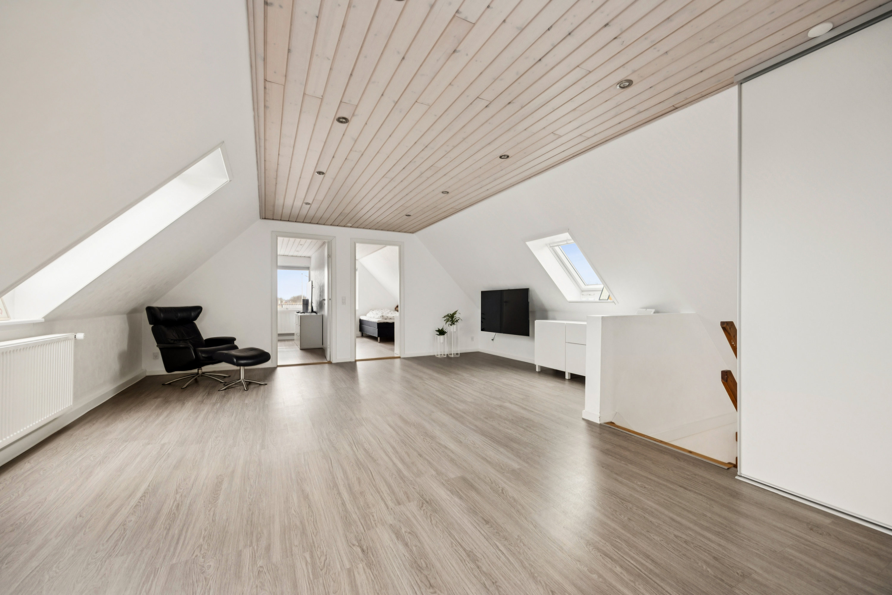 Fremhævet stue billede i fuldskærmstilstand. Billede af Poulsgade 11, 9320 Hjallerup