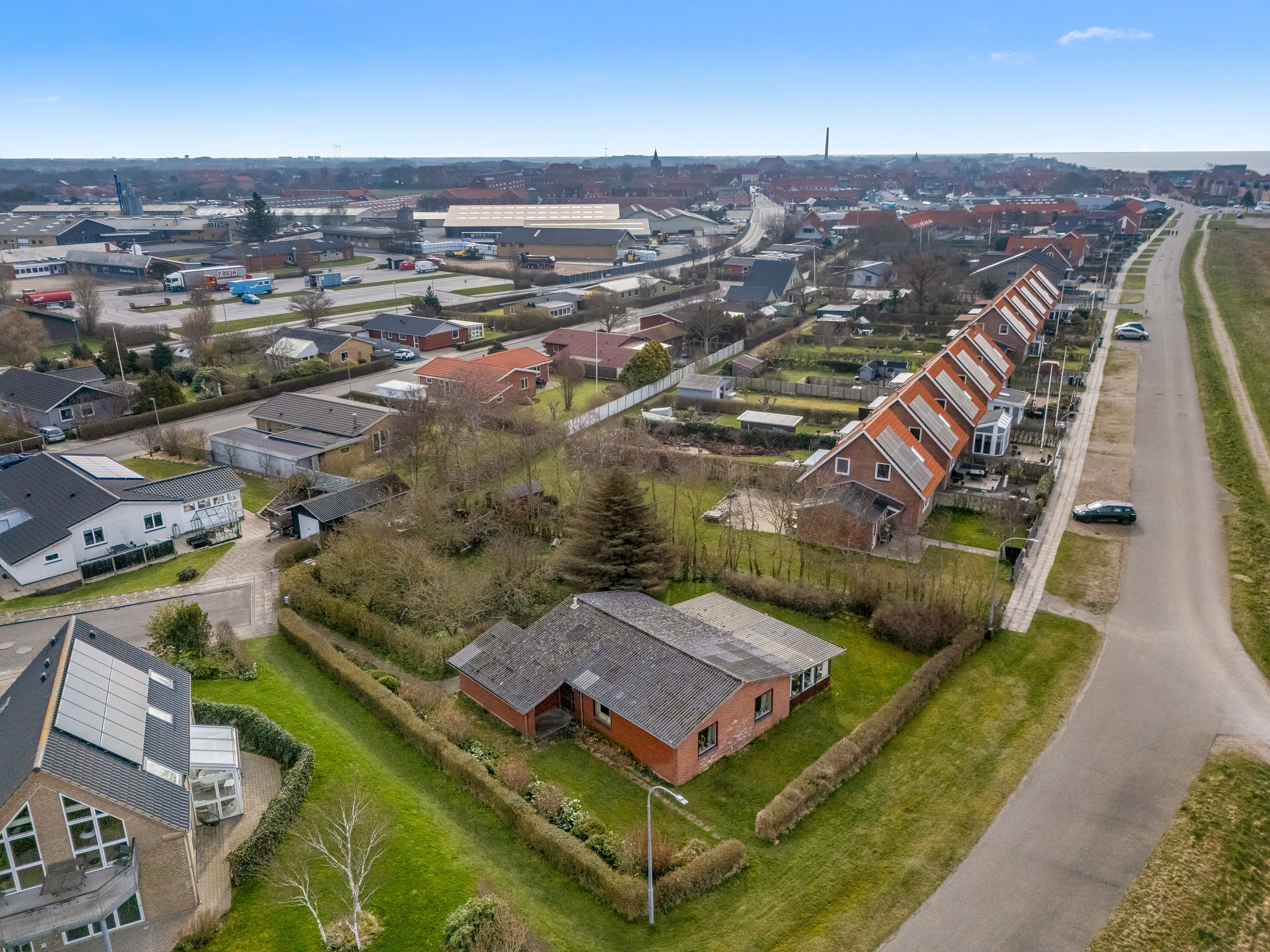 Fremhævet luftfoto billede i fuldskærmstilstand. Billede af Mågevej 13, 6950 Ringkøbing