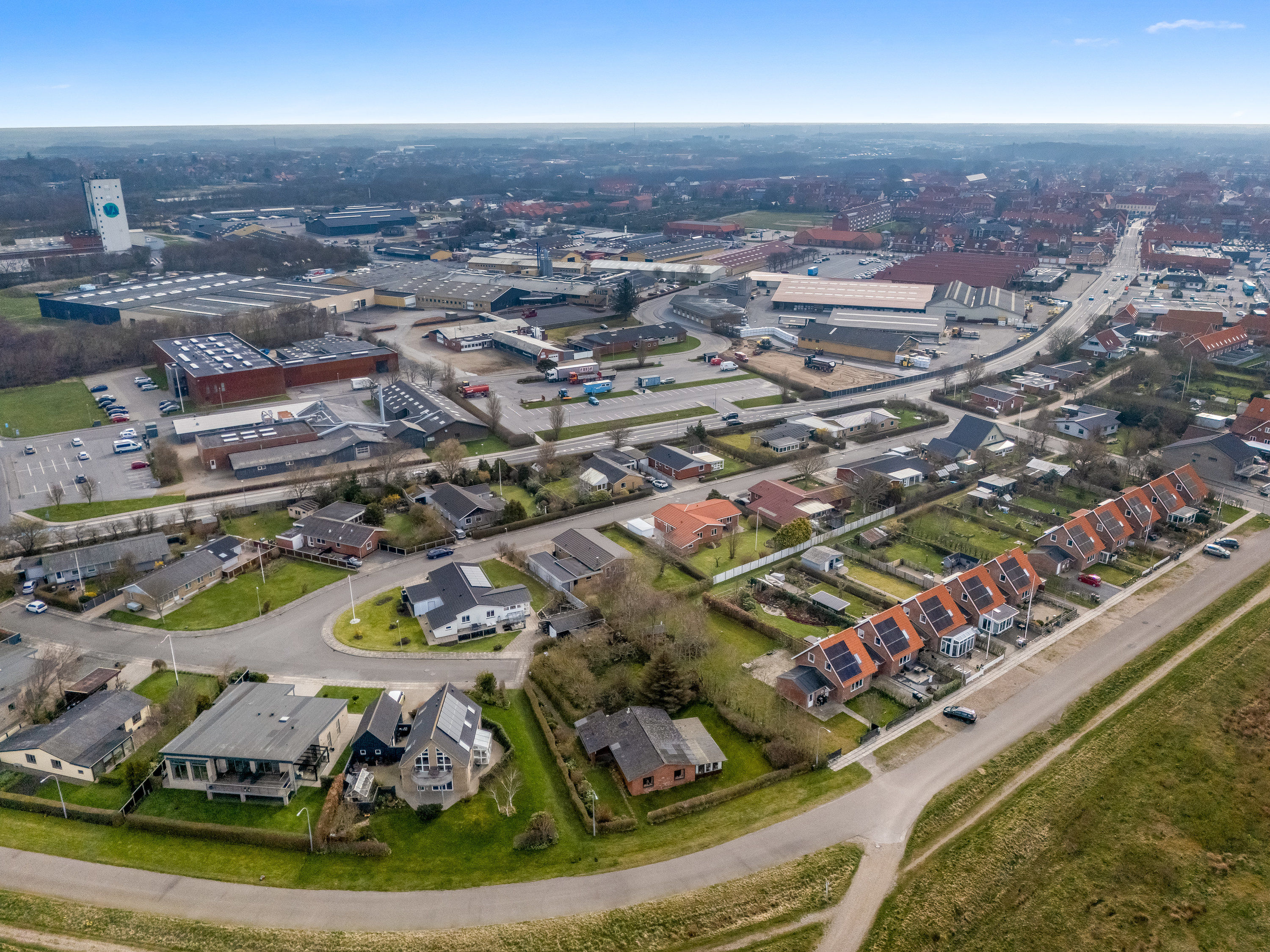 Fremhævet luftfoto billede i fuldskærmstilstand. Billede af Mågevej 13, 6950 Ringkøbing