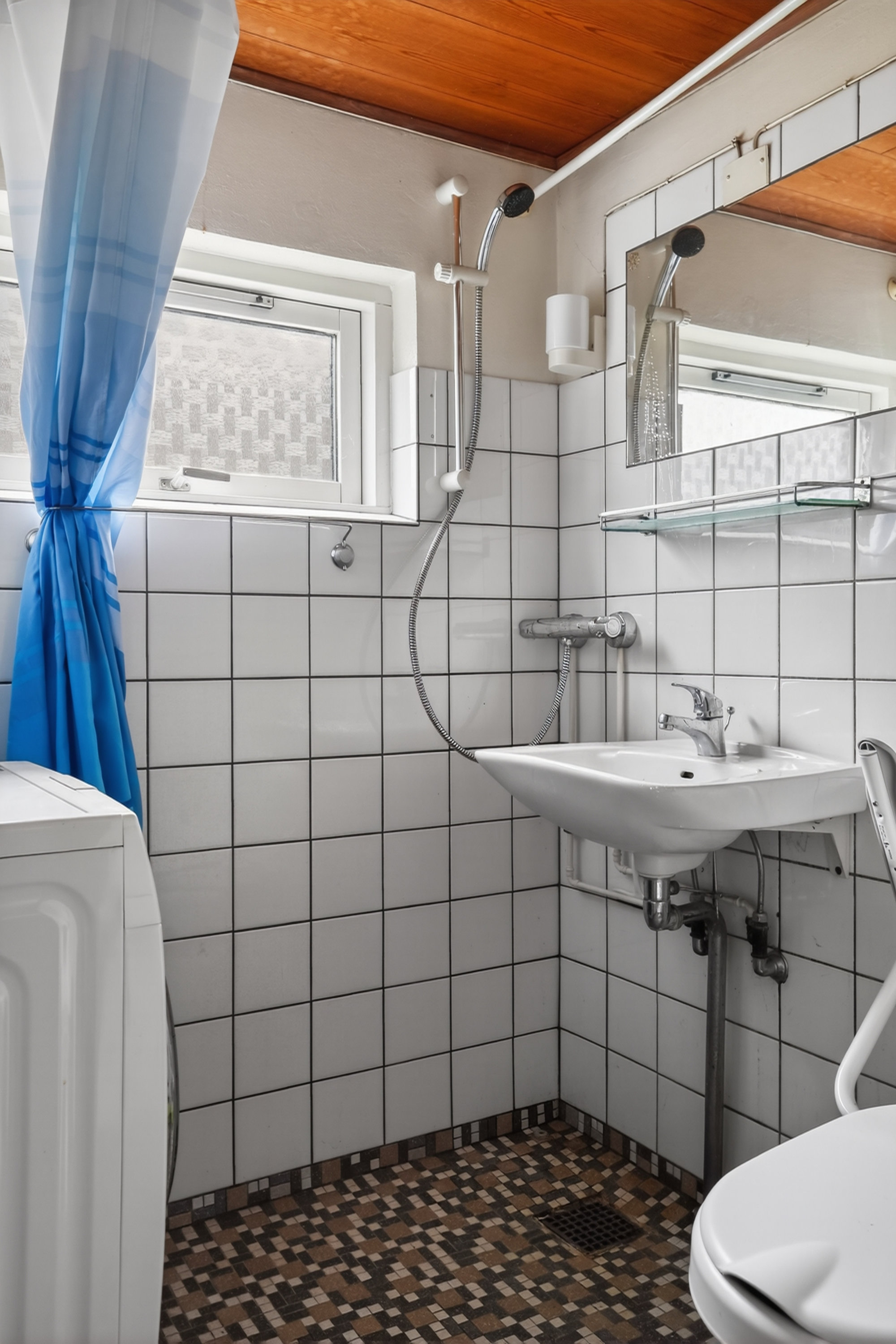 Fremhævet badeværelse billede i fuldskærmstilstand. Billede af Oddenvej 360, Yderby Lyng, 4583 Sjællands Odde