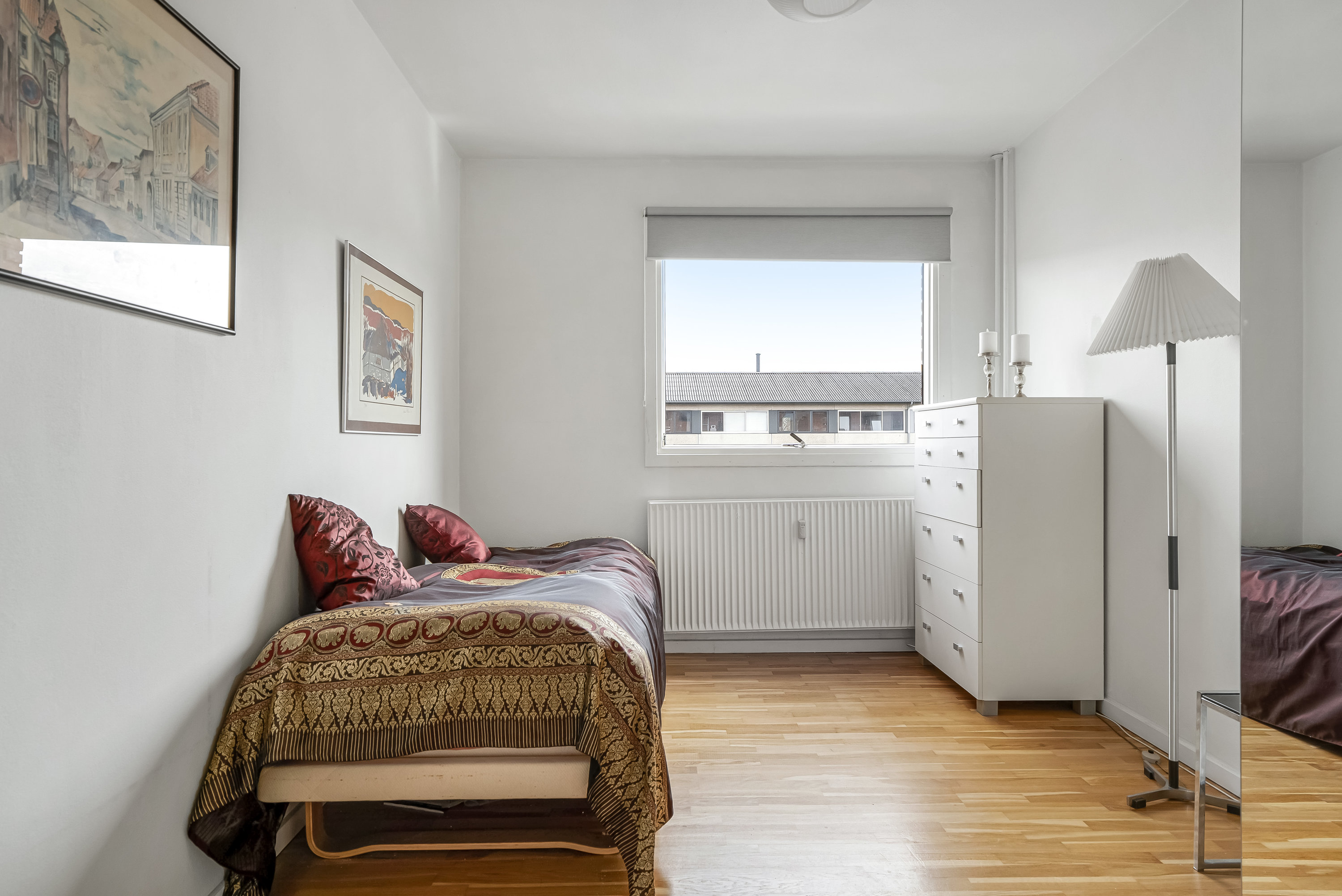 Fremhævet soveværelse billede i fuldskærmstilstand. Billede af Fredskovhellet 33, 1. tv., 3400 Hillerød