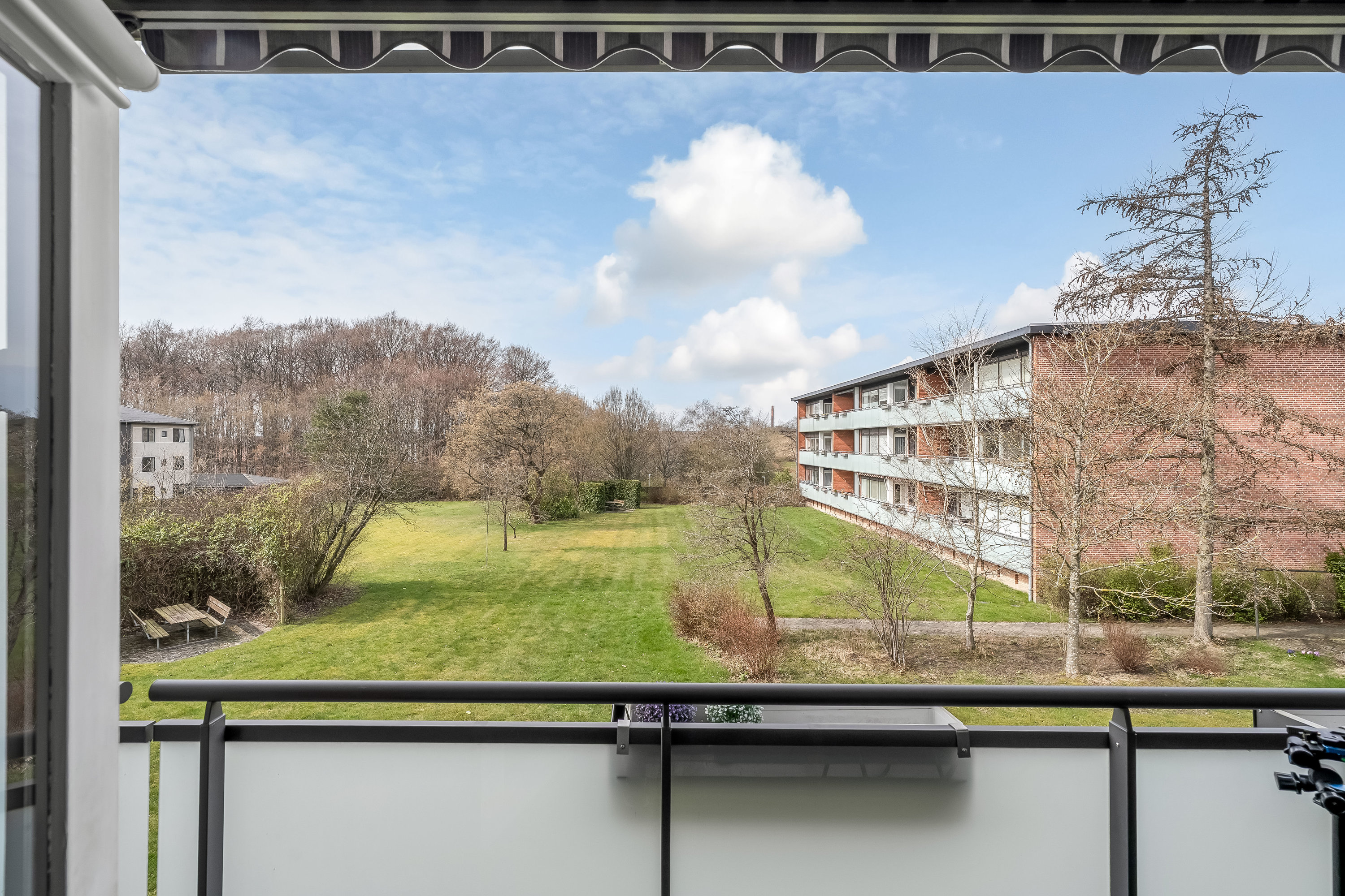 Fremhævet udsigt billede i fuldskærmstilstand. Billede af Fredskovhellet 33, 1. tv., 3400 Hillerød