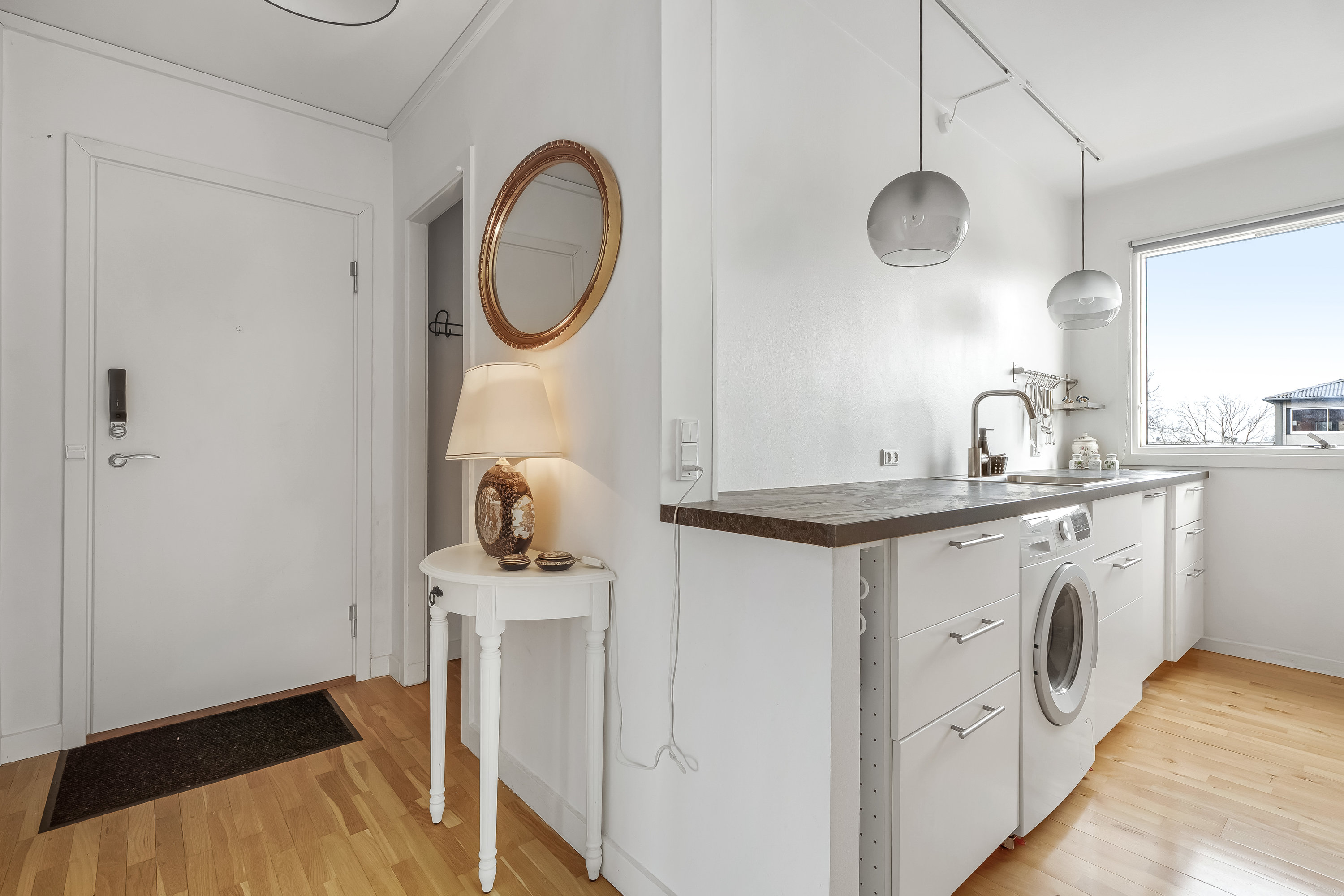 Fremhævet bryggers billede i fuldskærmstilstand. Billede af Fredskovhellet 33, 1. tv., 3400 Hillerød