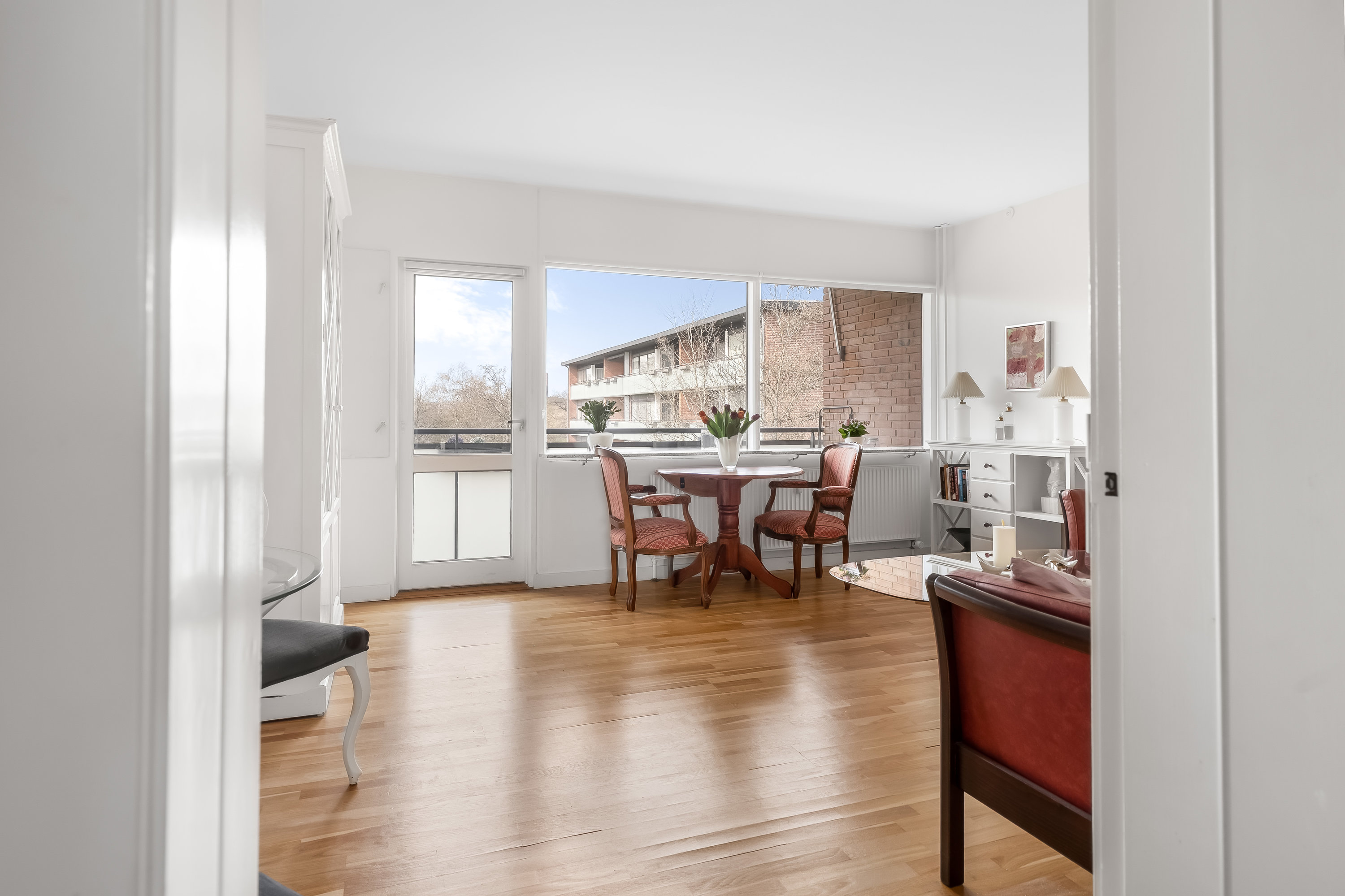 Fremhævet stue billede i fuldskærmstilstand. Billede af Fredskovhellet 33, 1. tv., 3400 Hillerød