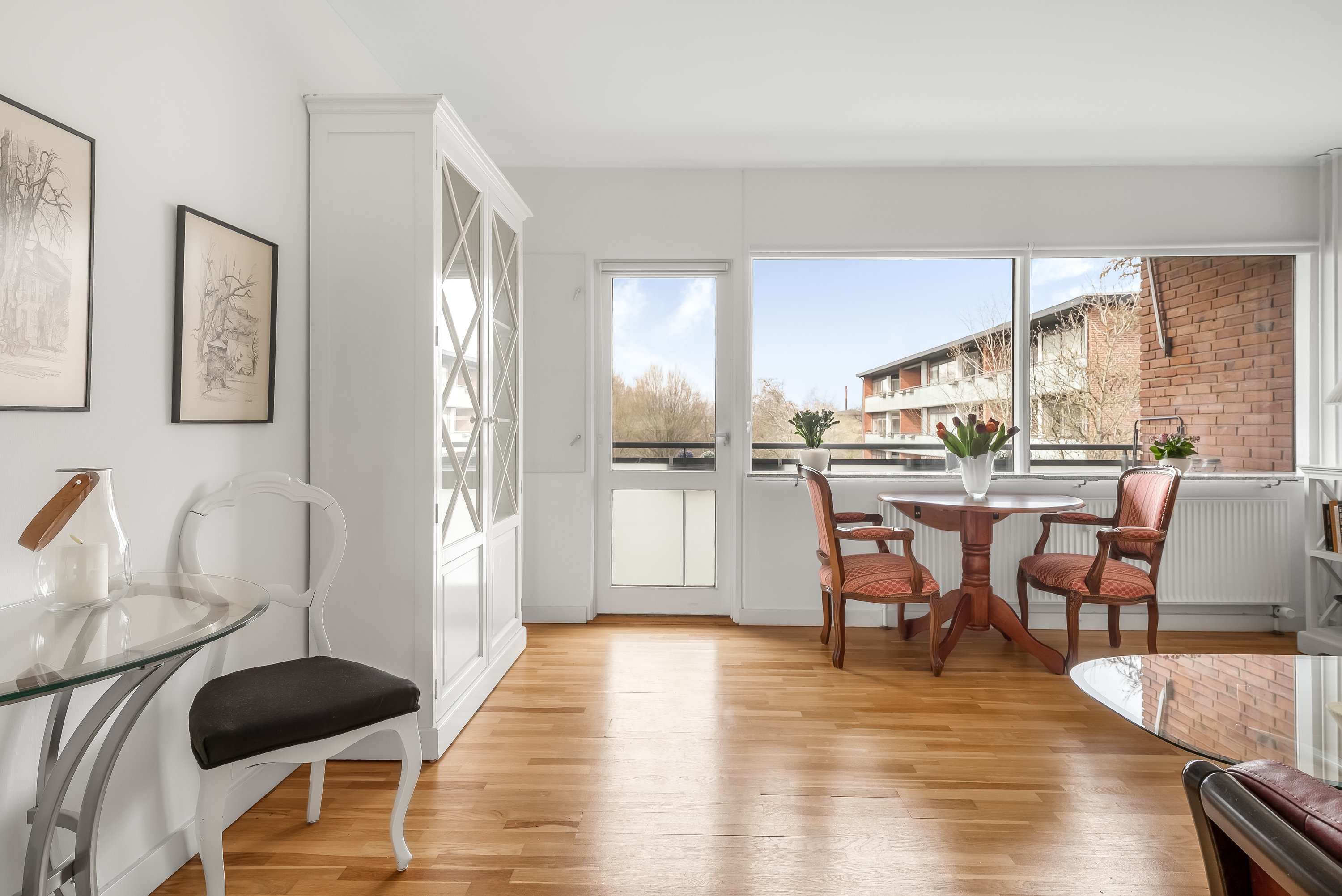 Fremhævet stue billede i fuldskærmstilstand. Billede af Fredskovhellet 33, 1. tv., 3400 Hillerød