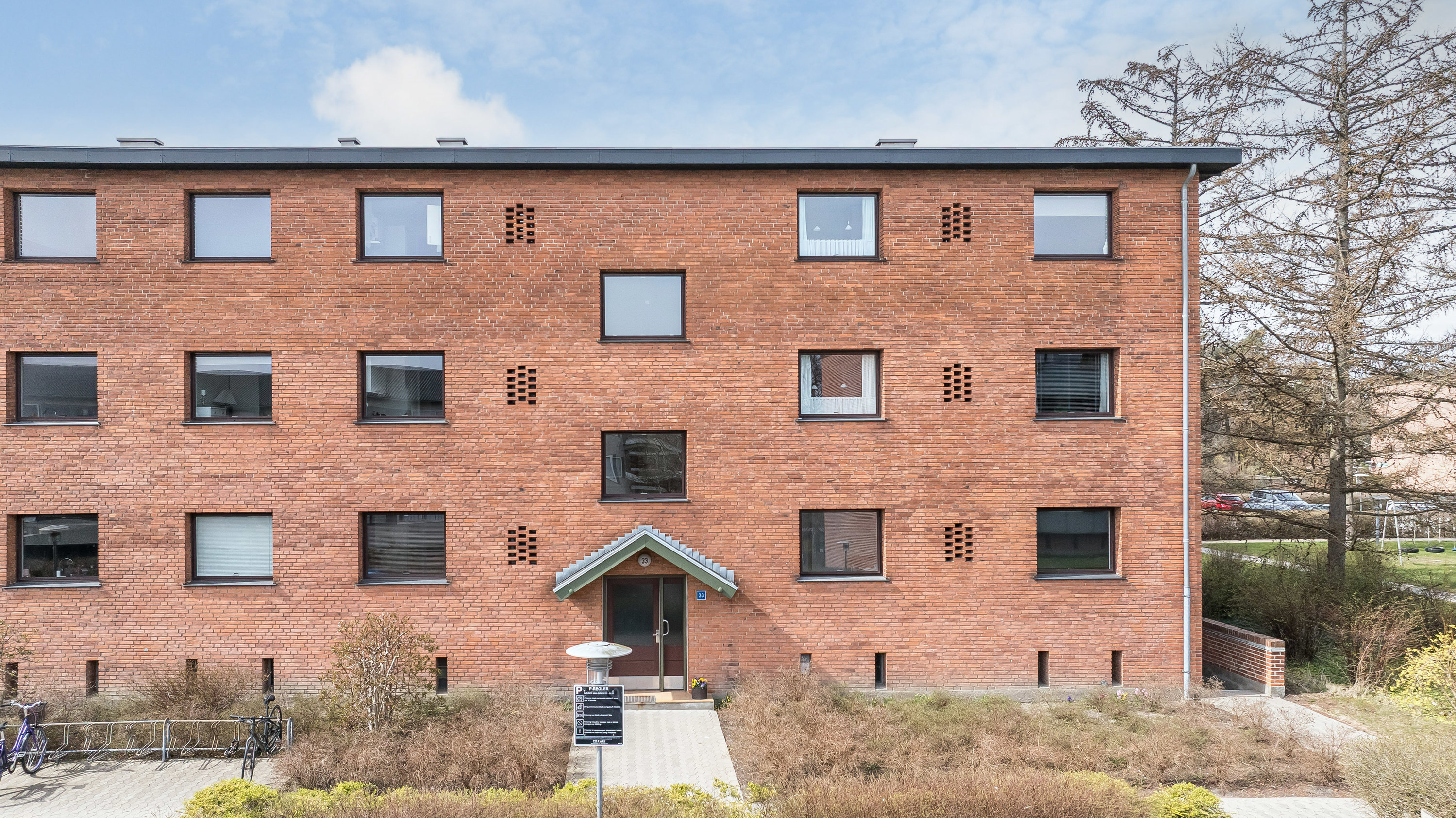 Fremhævet andet billede i fuldskærmstilstand. Billede af Fredskovhellet 33, 1. tv., 3400 Hillerød