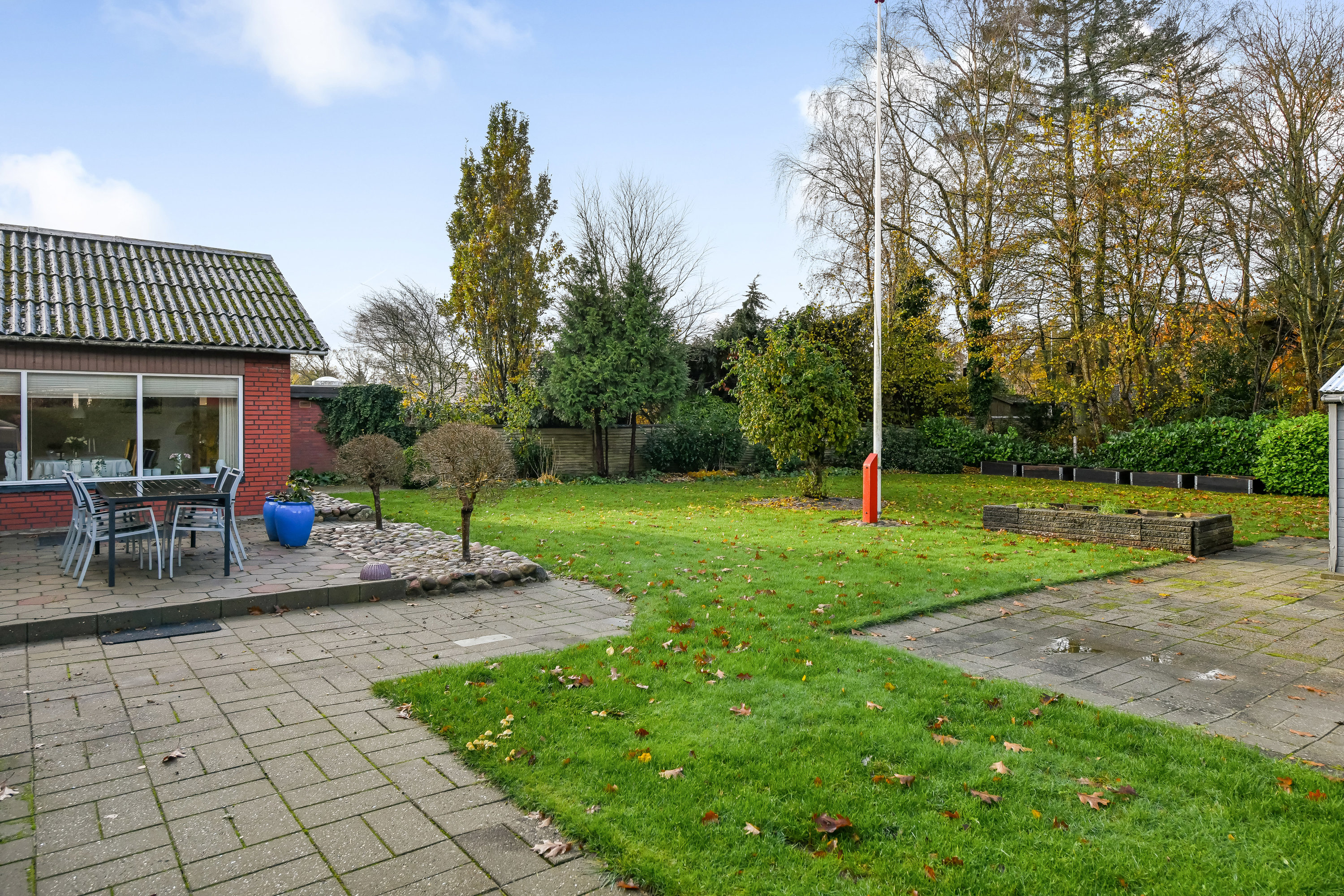 Fremhævet have billede i fuldskærmstilstand. Billede af Lærkevej 1, 6840 Oksbøl