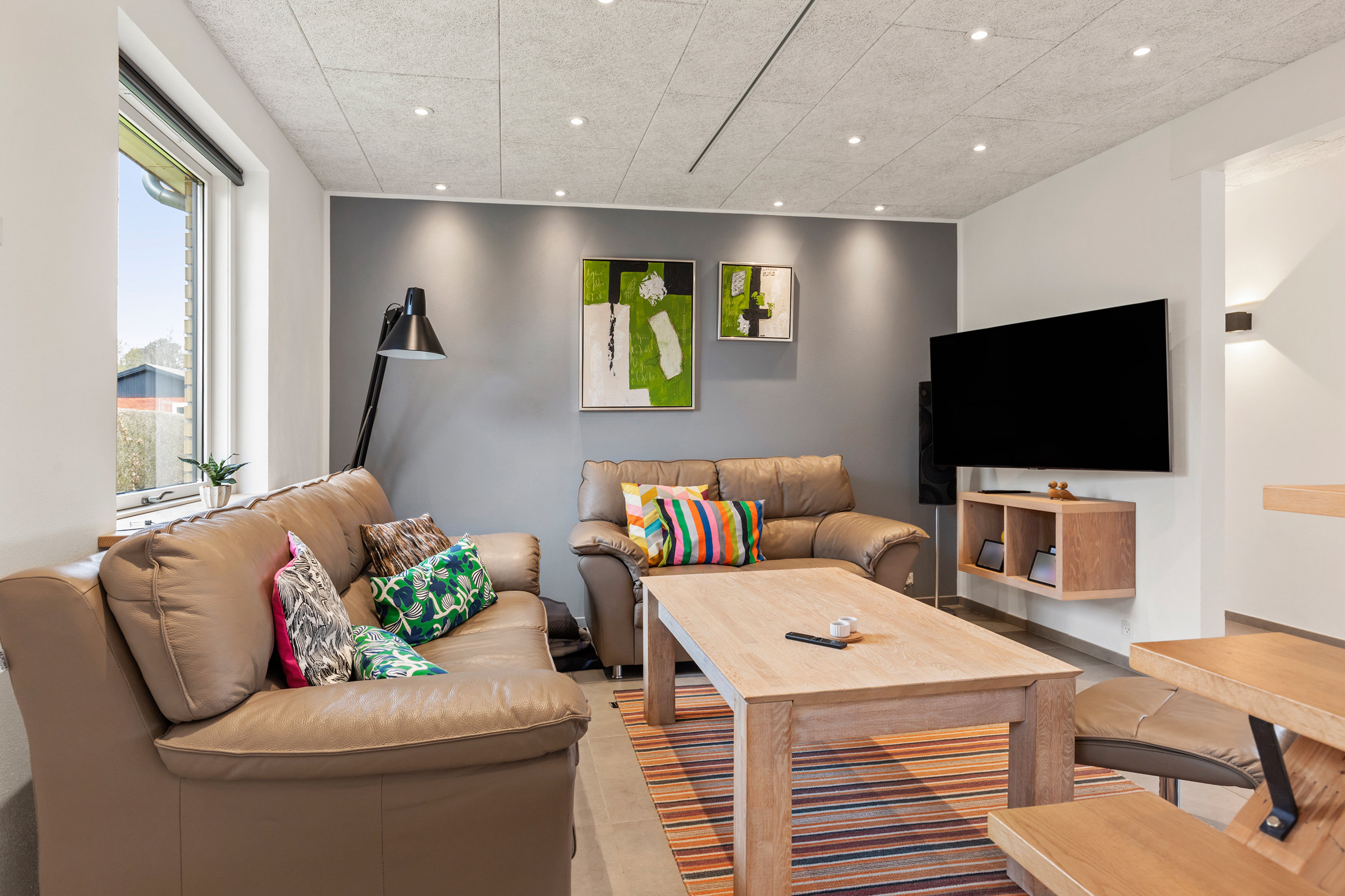 Fremhævet stue billede i fuldskærmstilstand. Billede af Syrenvej 7, 9460 Brovst