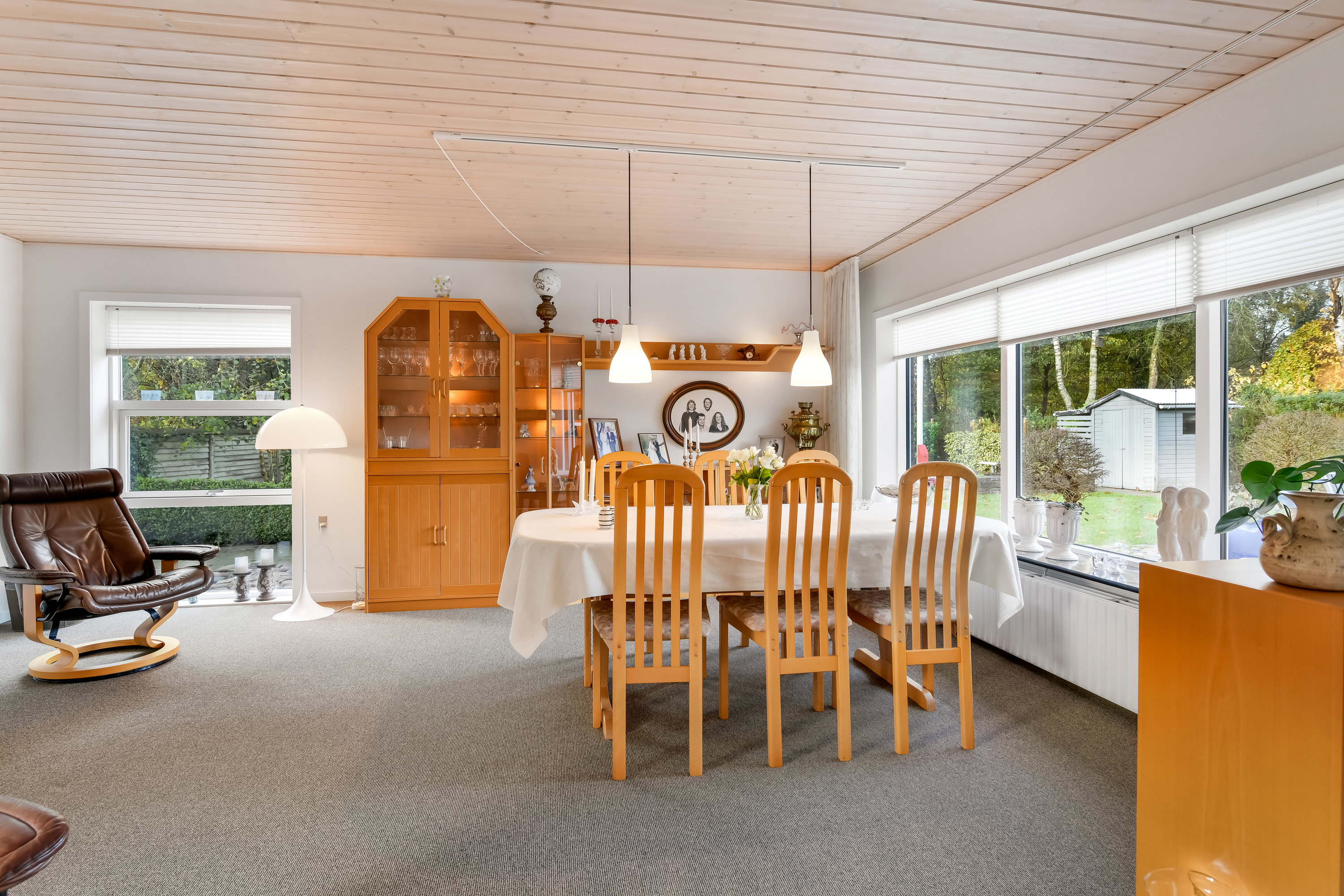 Fremhævet stue billede i fuldskærmstilstand. Billede af Lærkevej 1, 6840 Oksbøl