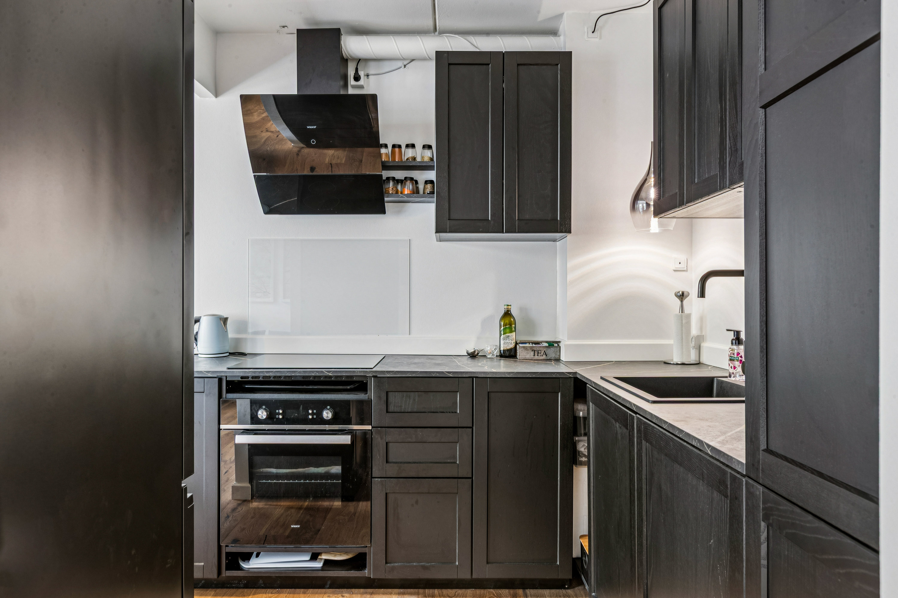 Fremhævet køkken billede i fuldskærmstilstand. Billede af Groskenstræde 3, 1. tv., 3000 Helsingør