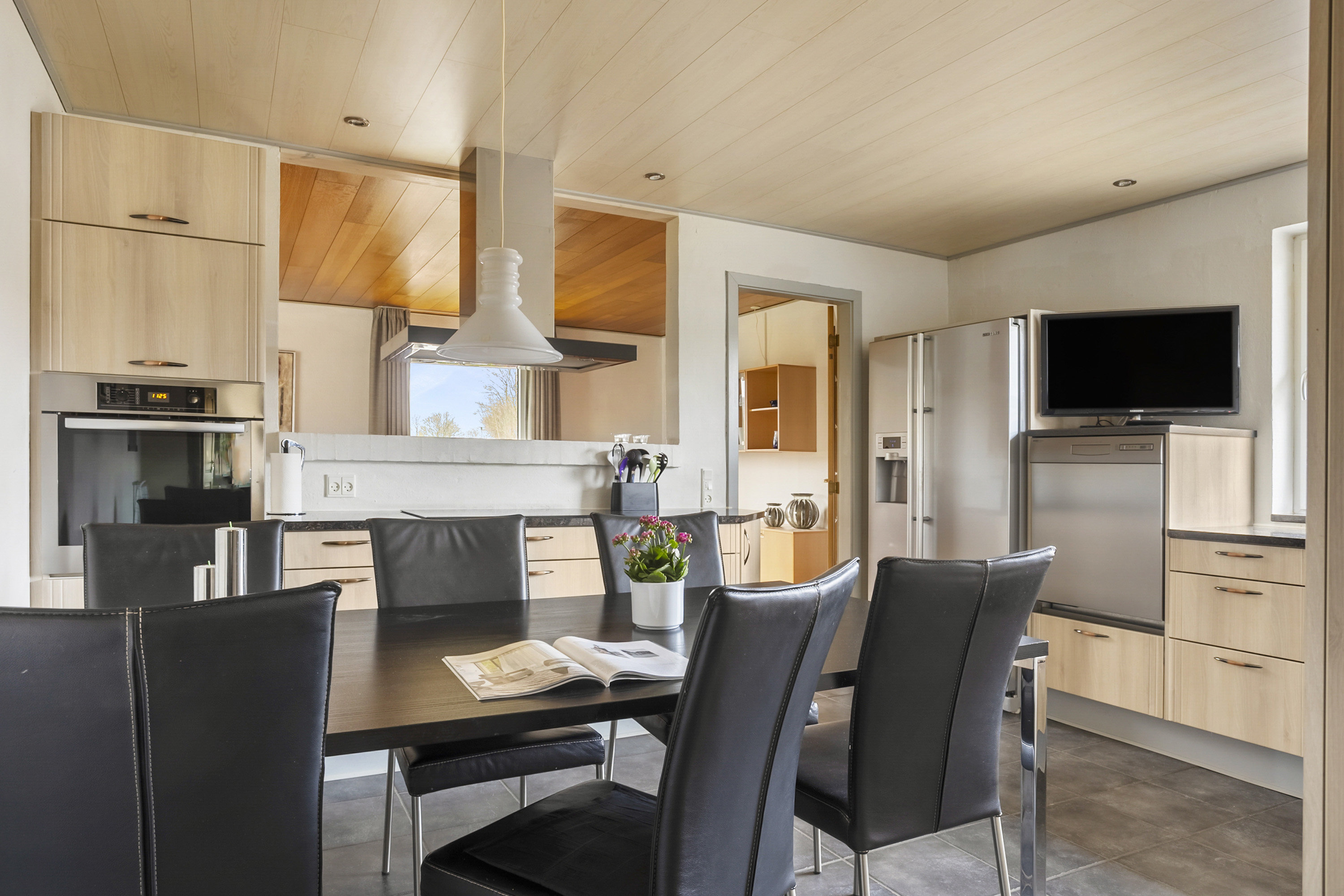 Fremhævet køkken billede i fuldskærmstilstand. Billede af Orionvej 1, 6600 Vejen