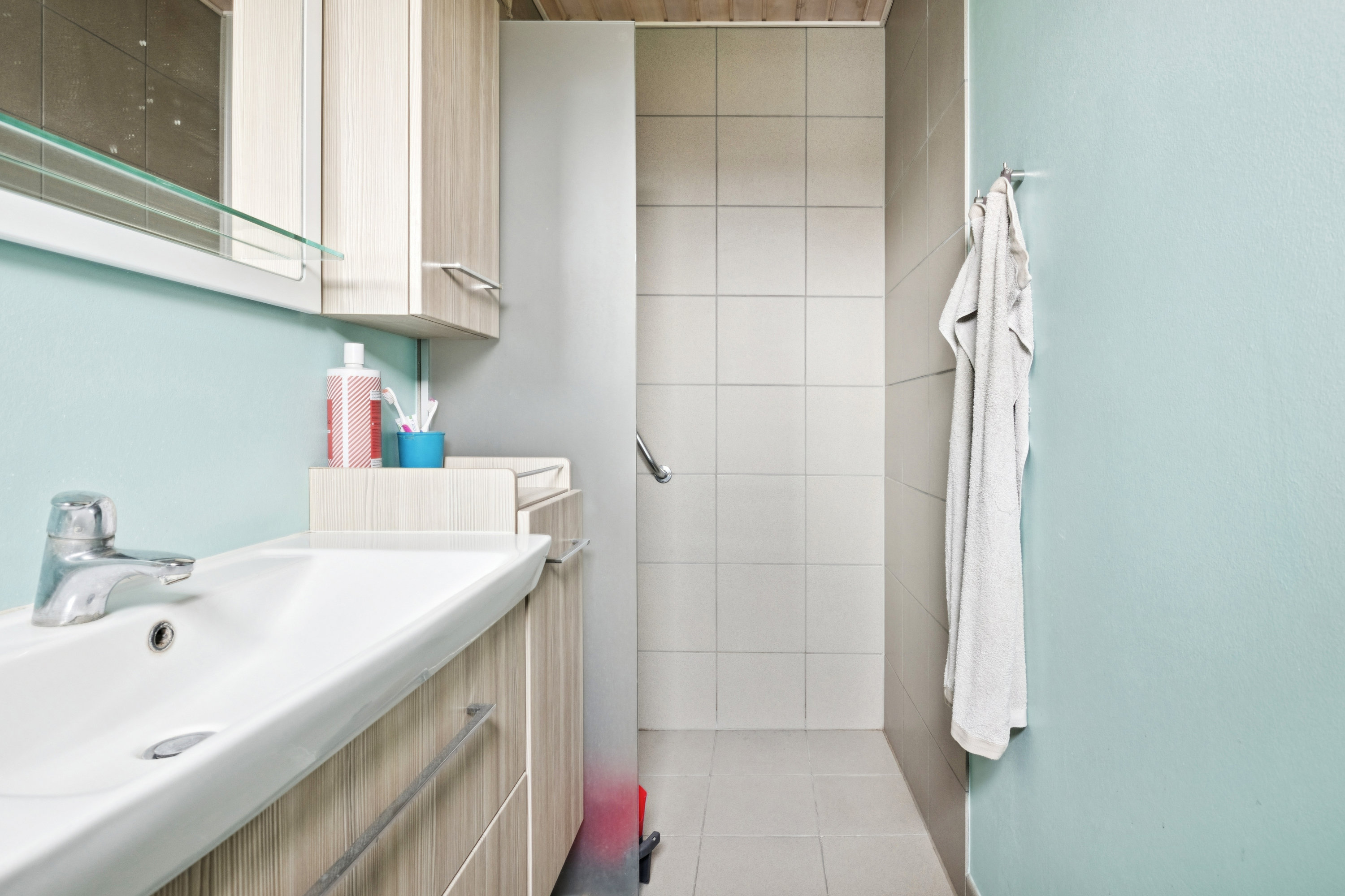 Fremhævet badeværelse billede i fuldskærmstilstand. Billede af Kolåvej 4, Egens, 8410 Rønde