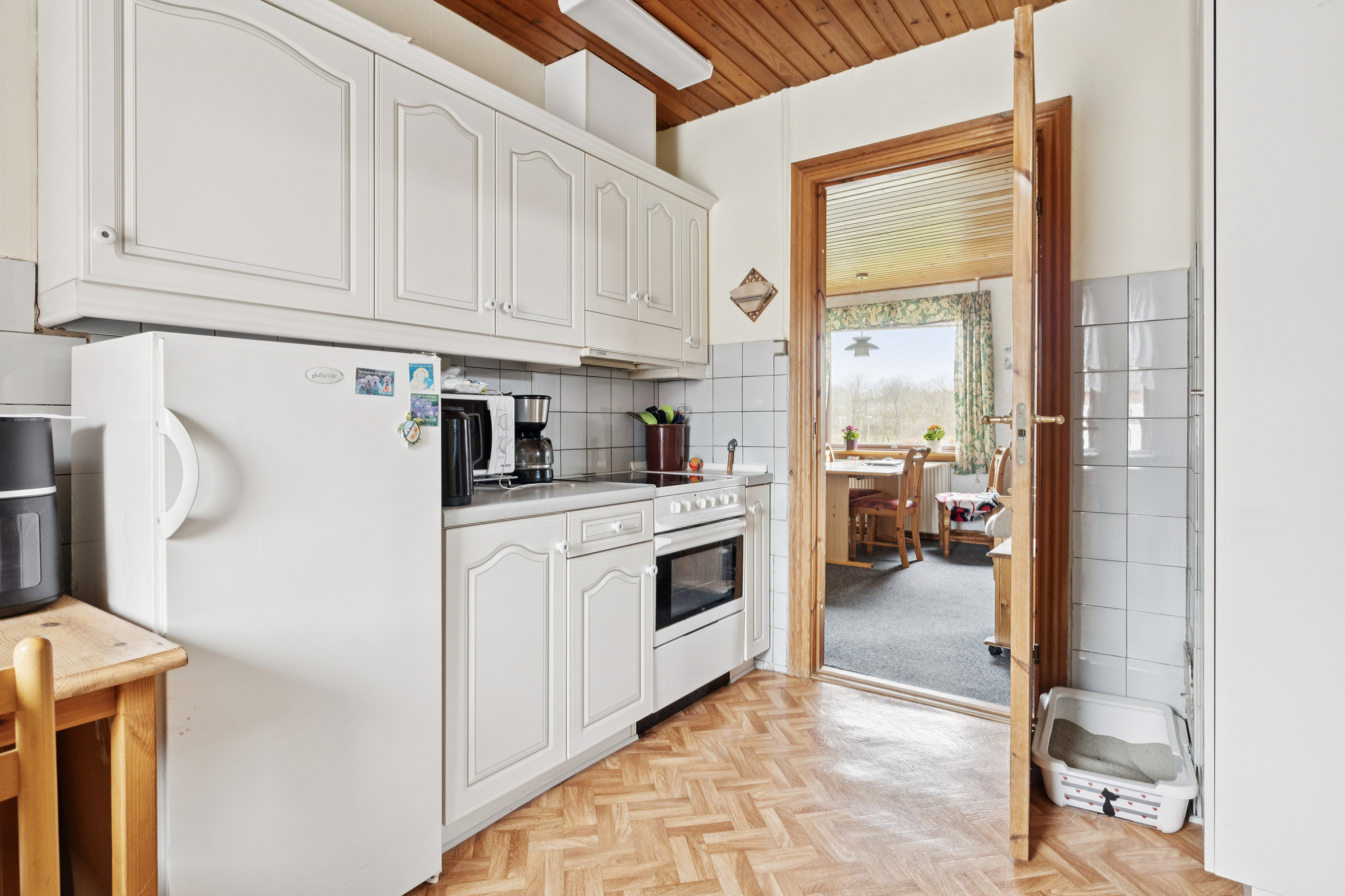 Fremhævet køkken billede i fuldskærmstilstand. Billede af Kolåvej 4, Egens, 8410 Rønde