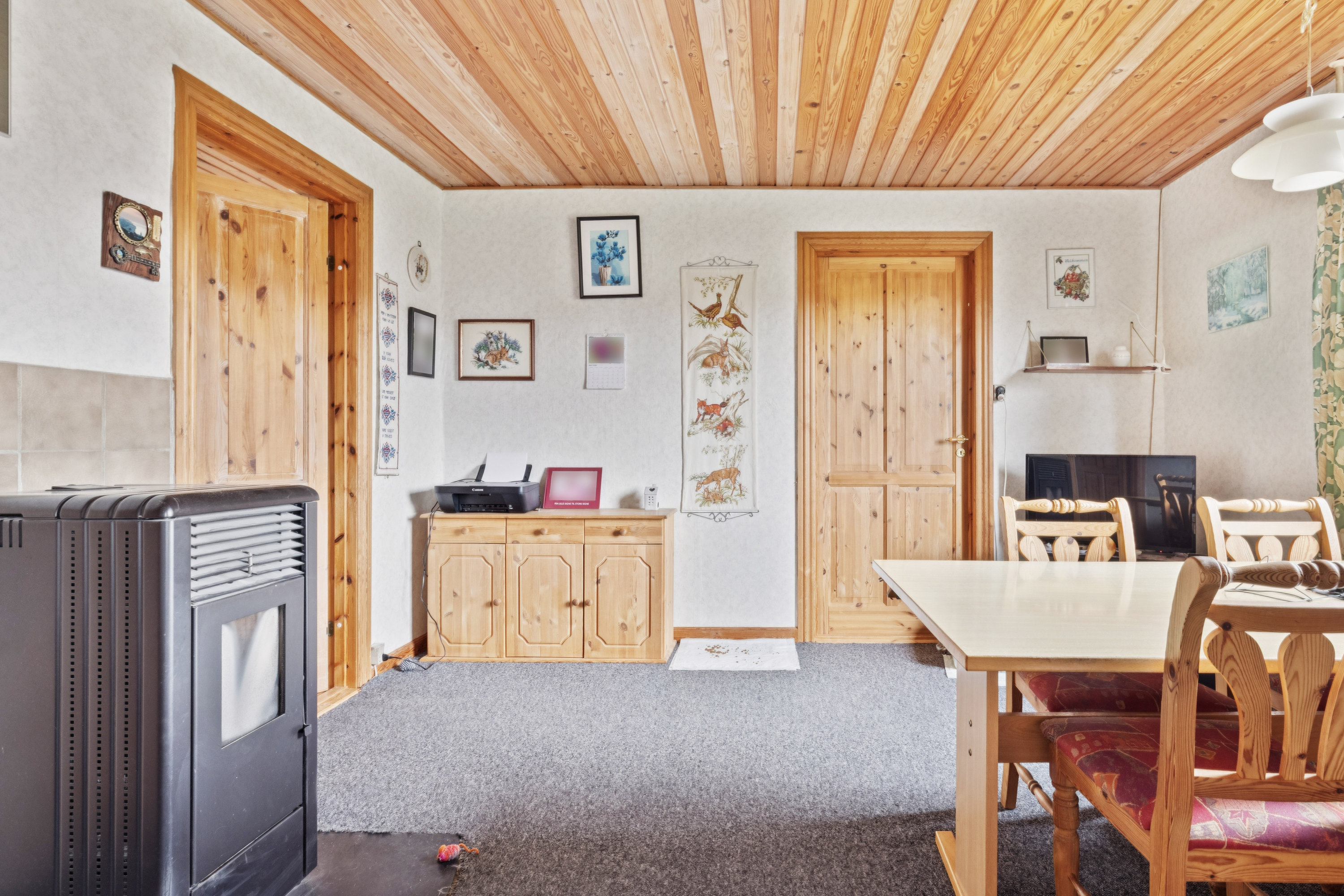 Fremhævet spisestue billede i fuldskærmstilstand. Billede af Kolåvej 4, Egens, 8410 Rønde