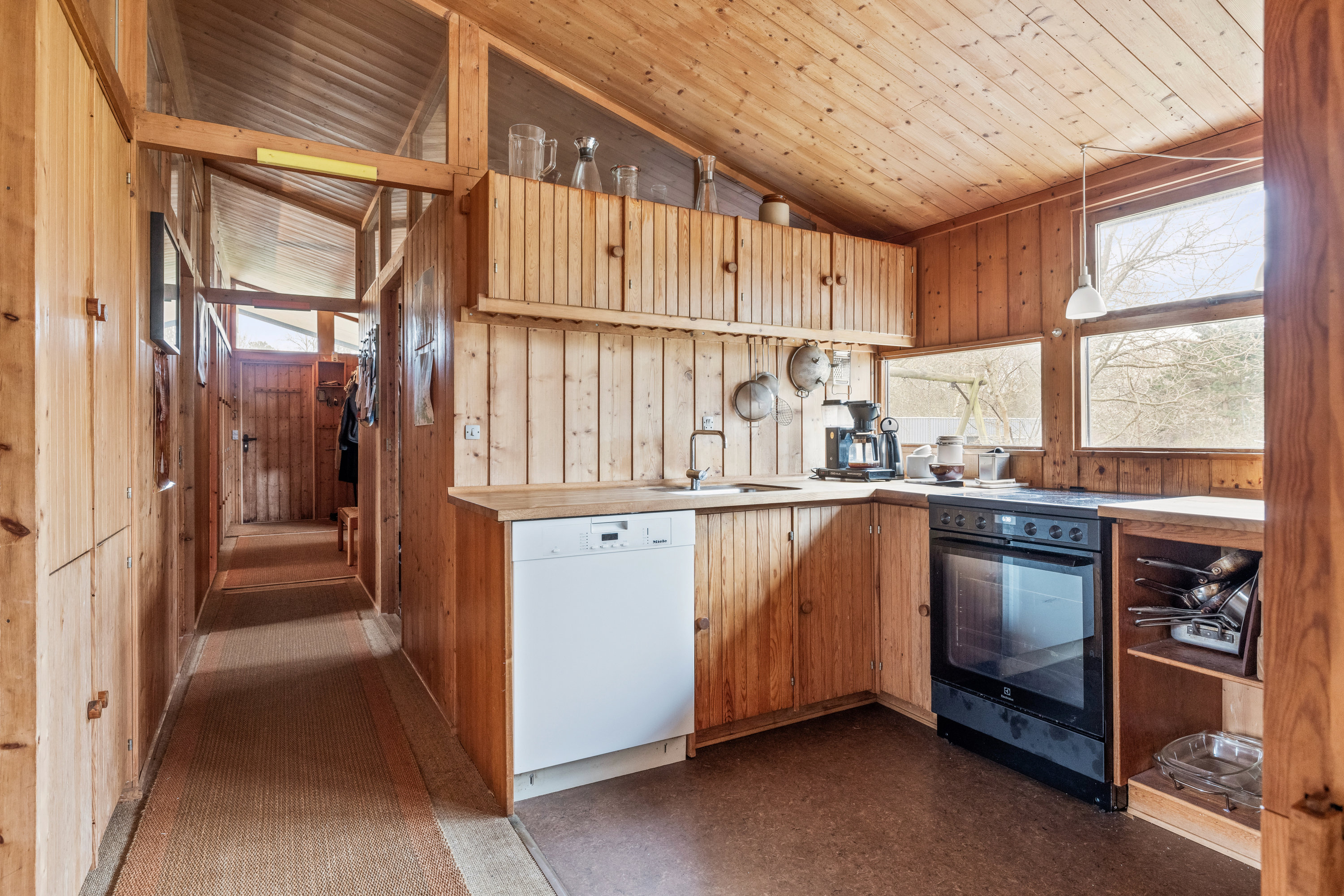 Fremhævet køkken billede i fuldskærmstilstand. Billede af Stavnsborgvej 37, Gjerrild, 8500 Grenaa